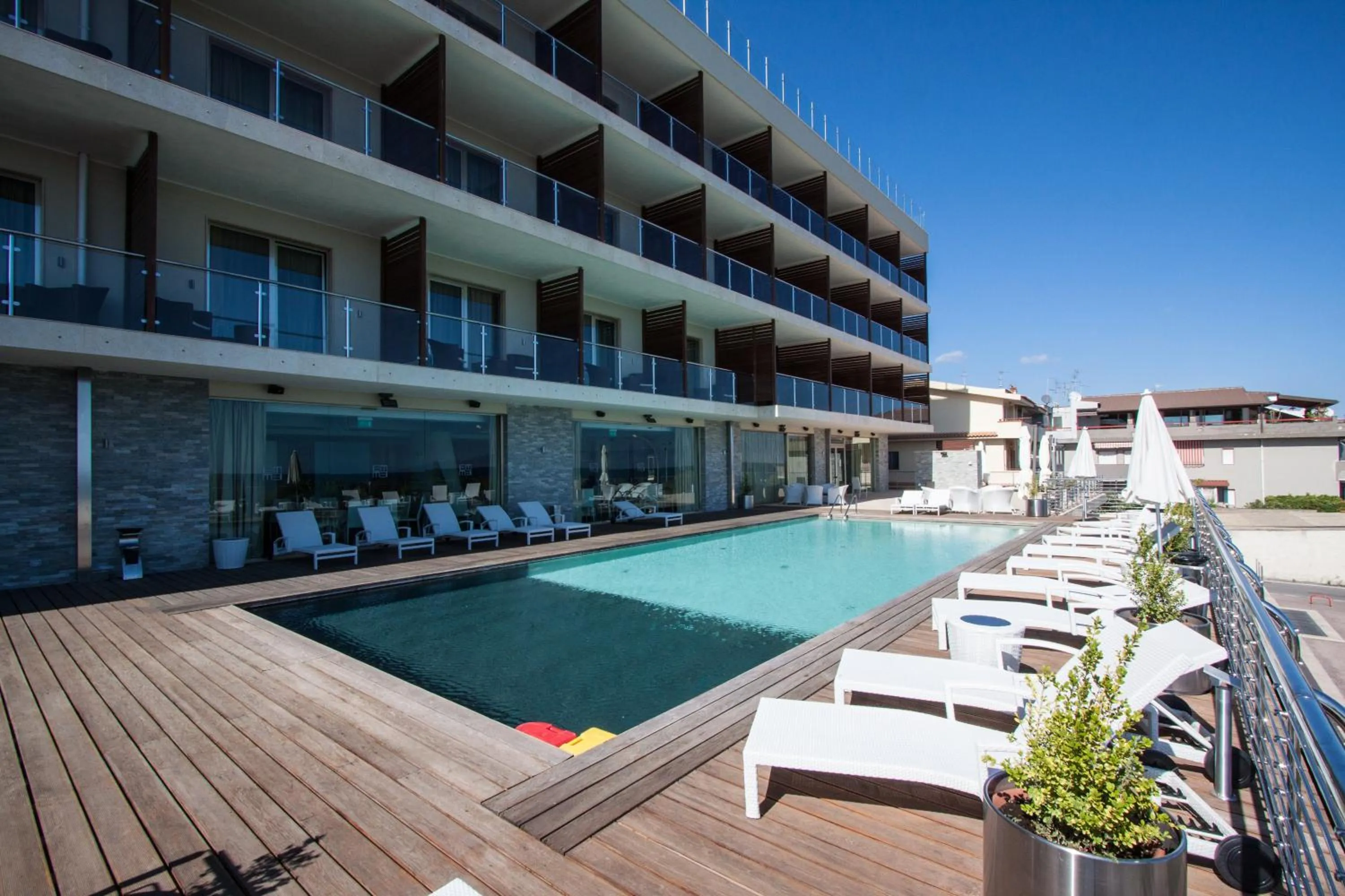 Swimming pool in Main Palace Hotel