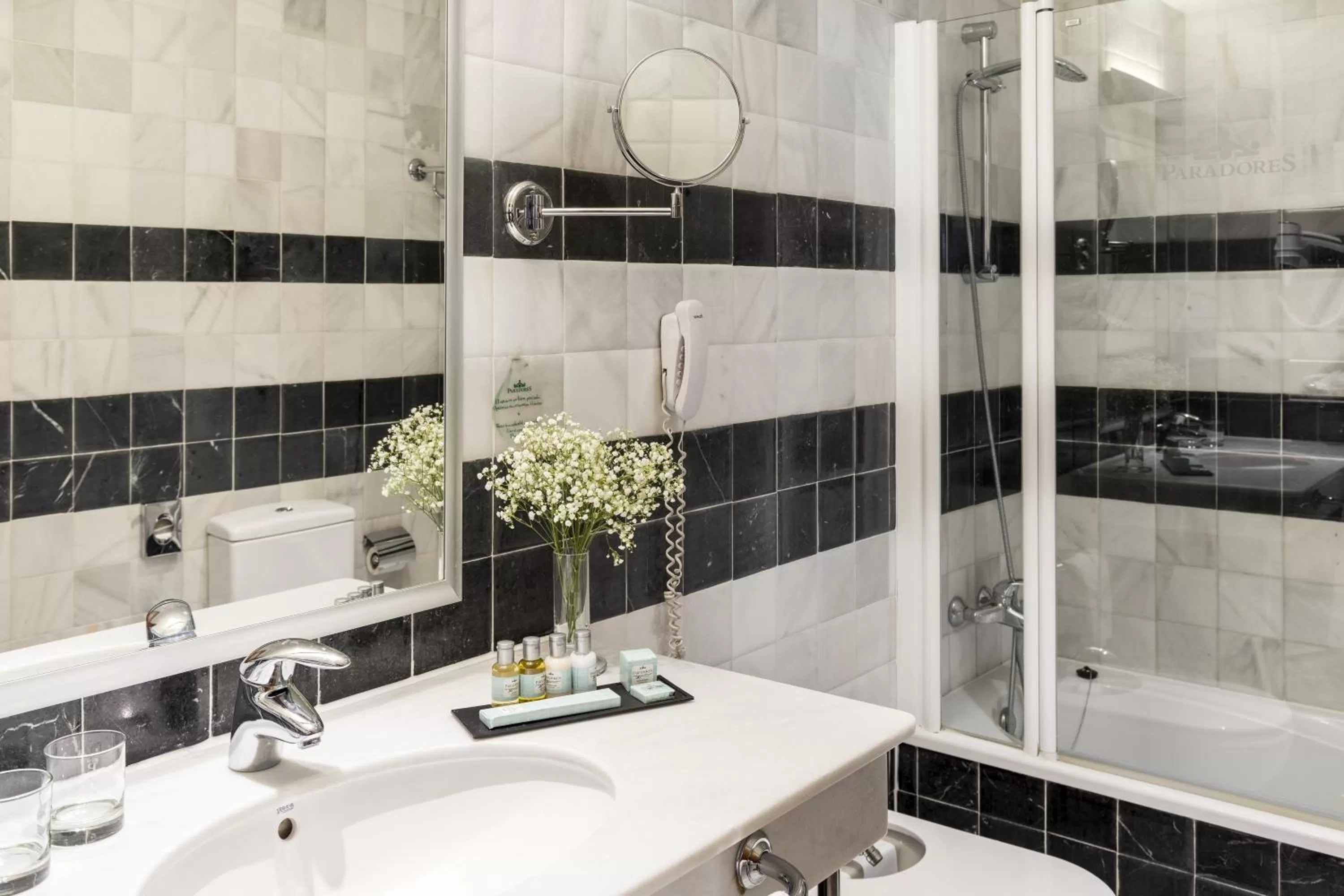 Bathroom in Parador De La Seu D'urgell