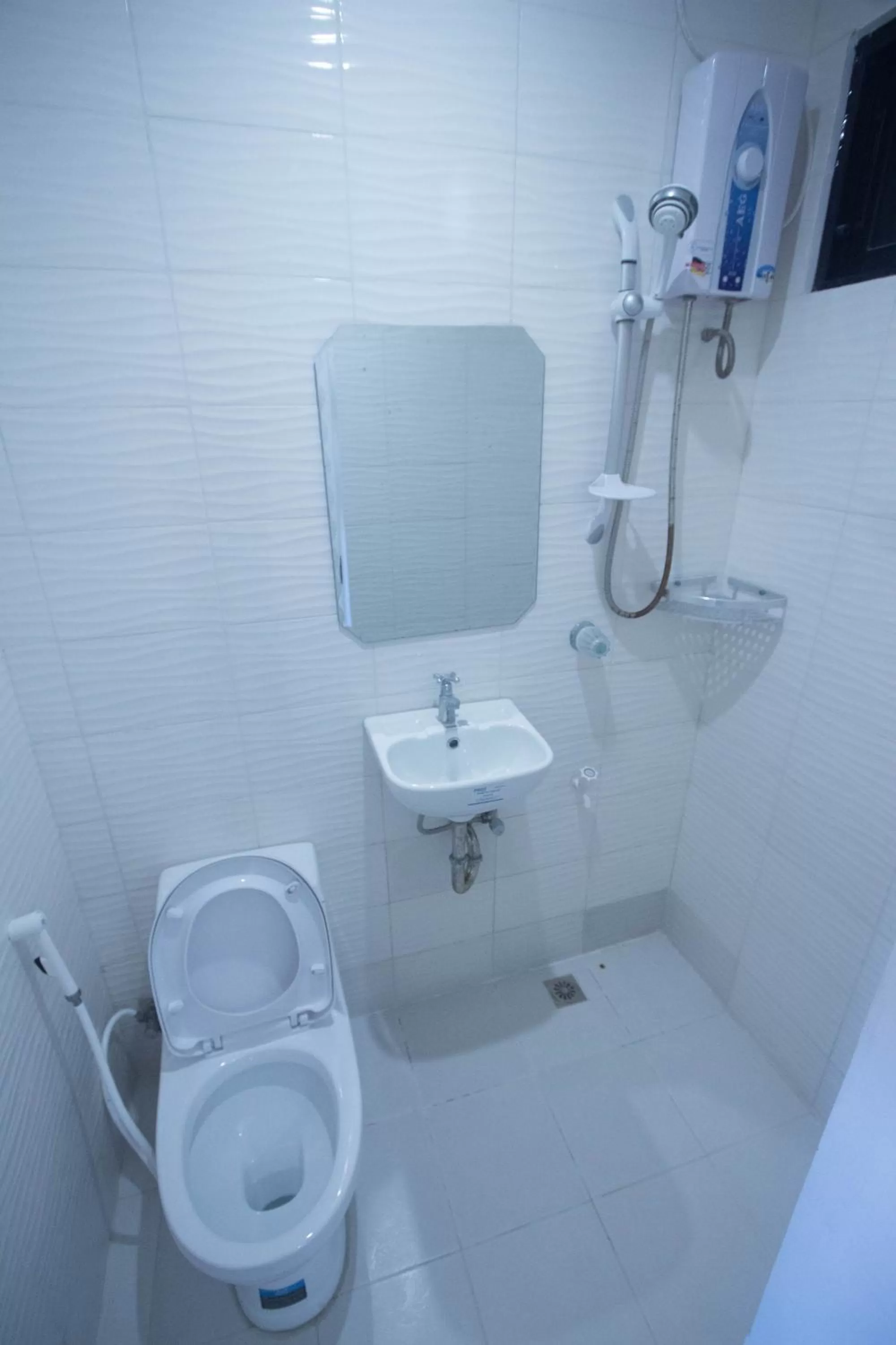 Bathroom in Raya Del Sol Dive Resort