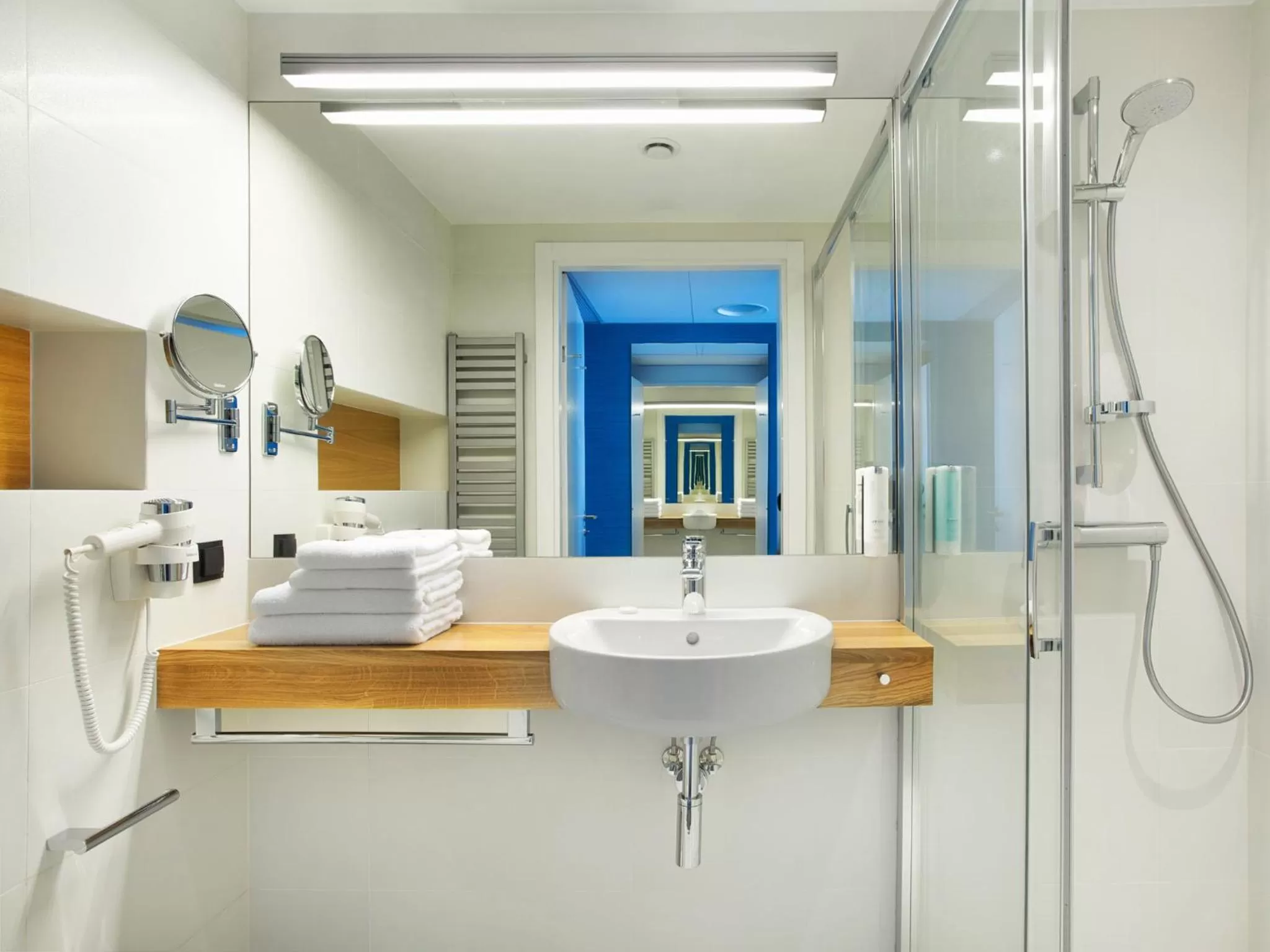 Bathroom in Regatta Hotel Restauracja Spa