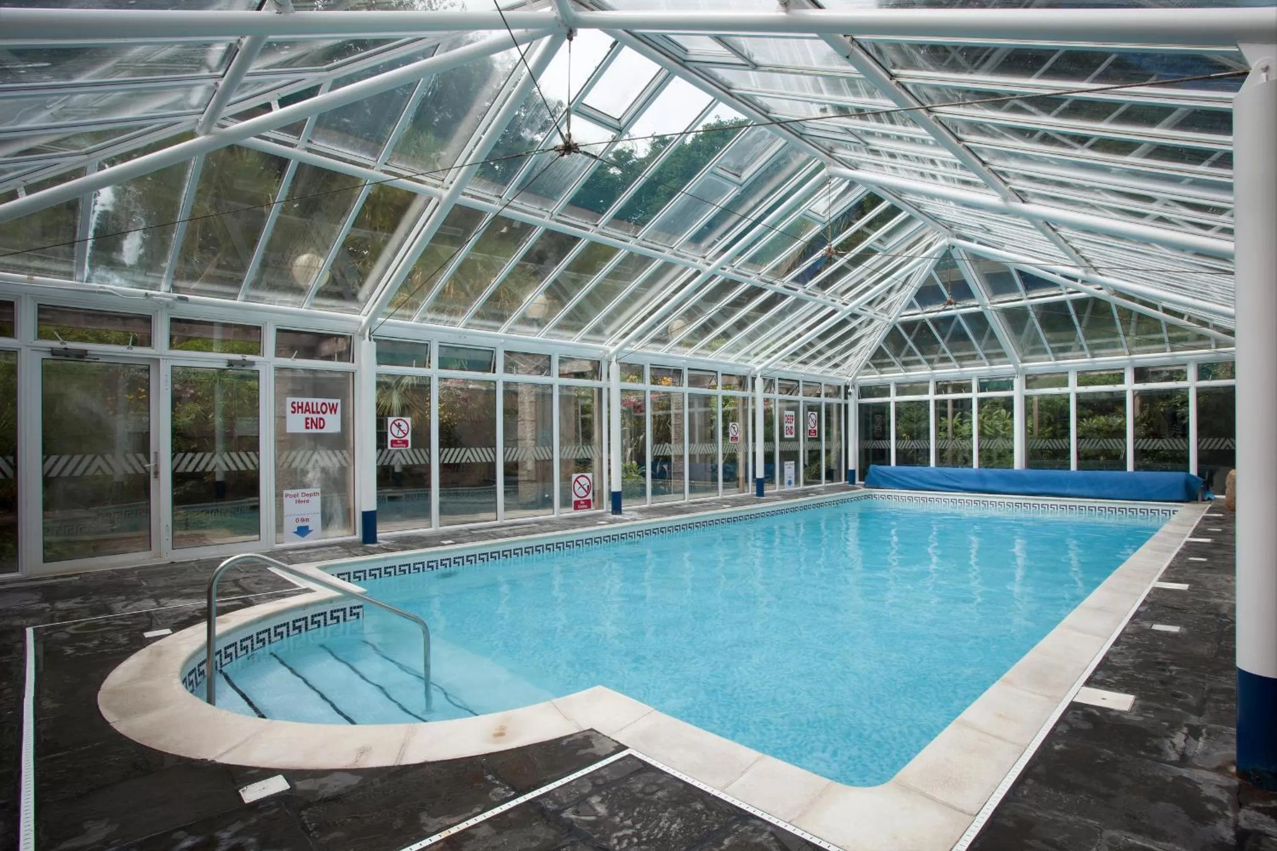 Swimming pool in Tregenna Castle Resort