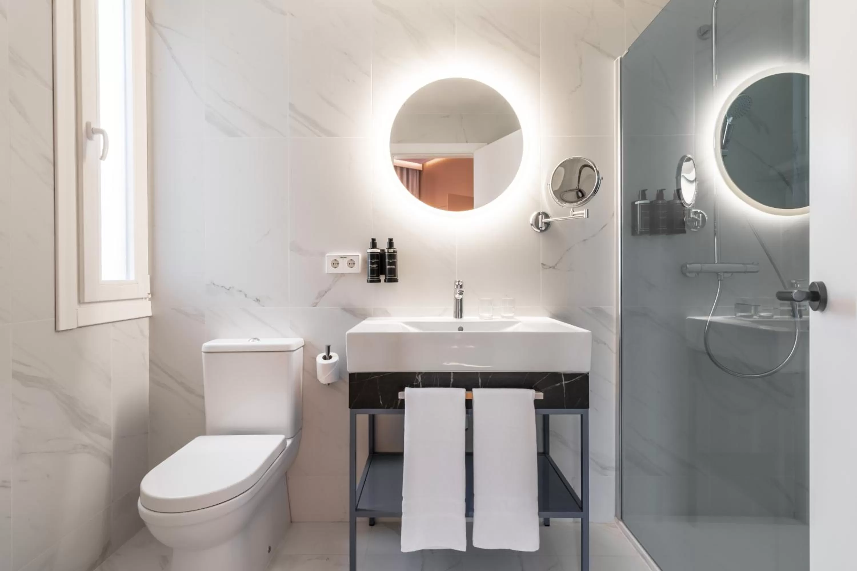 Bathroom in Ikonik Gran Vía