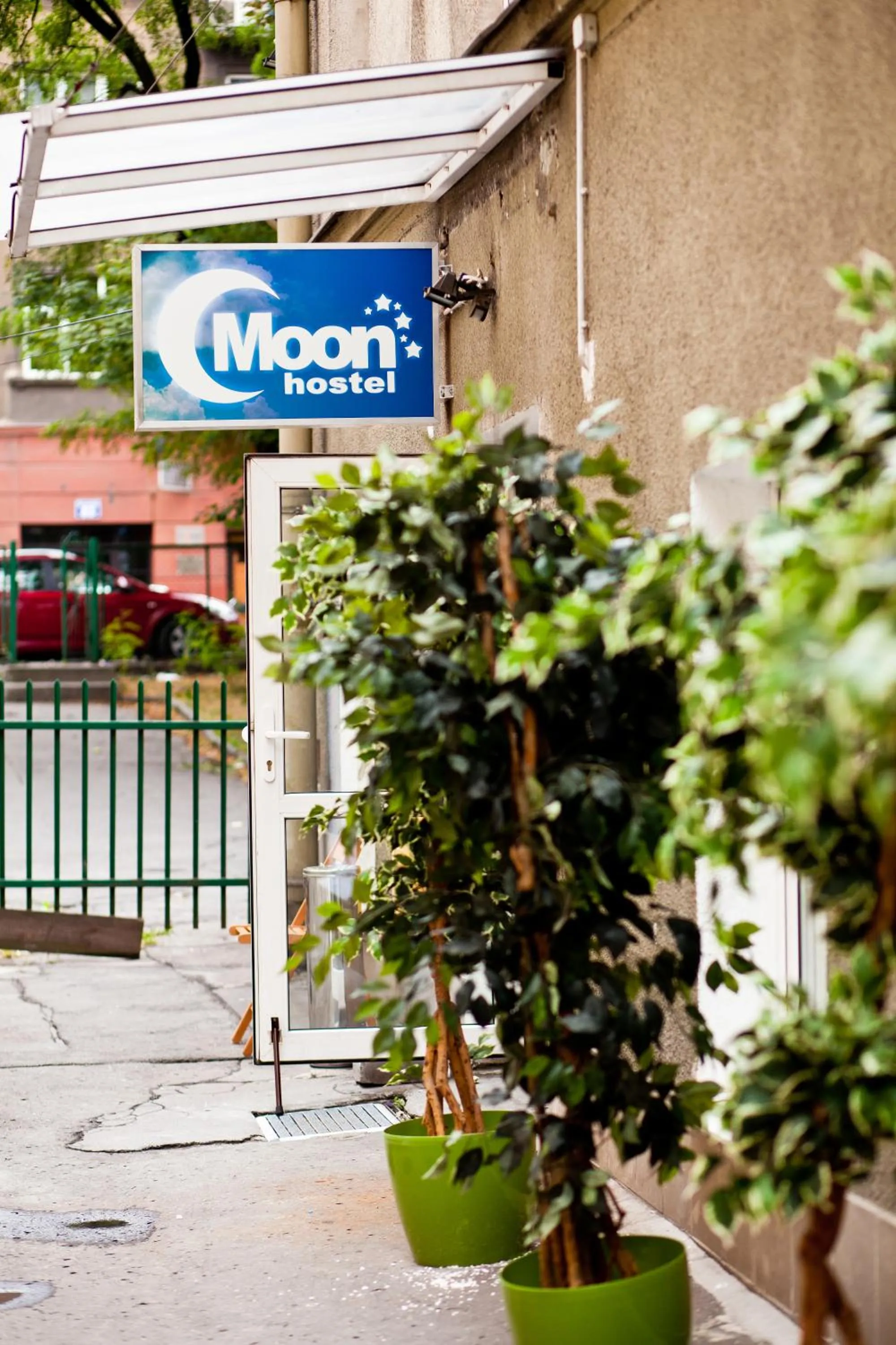 Facade/entrance in Moon Hostel Kraków
