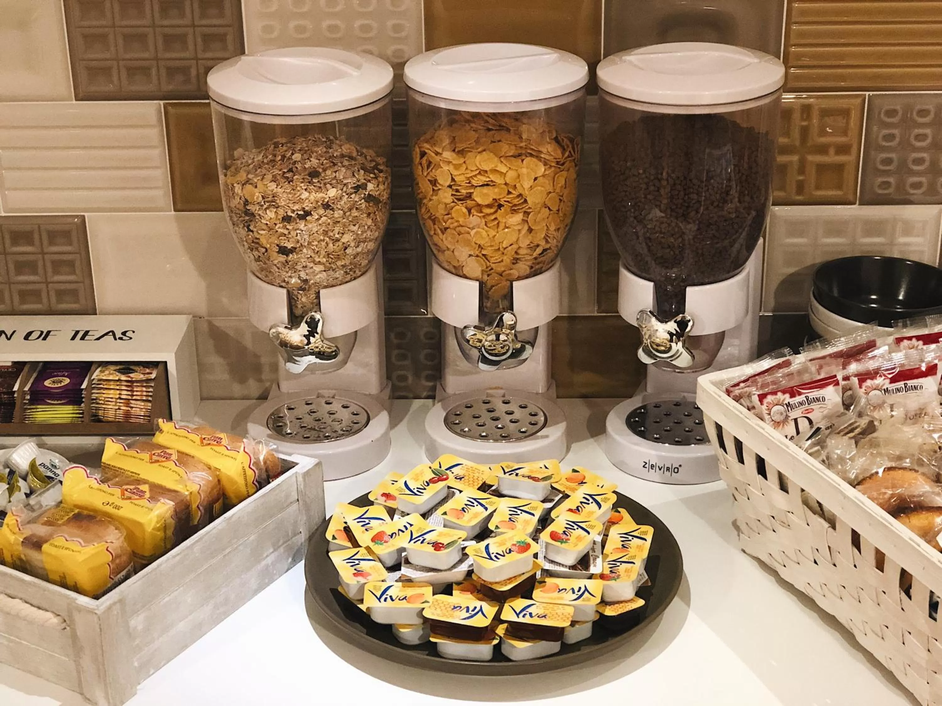 Breakfast in Mirabilia Urbis Roma