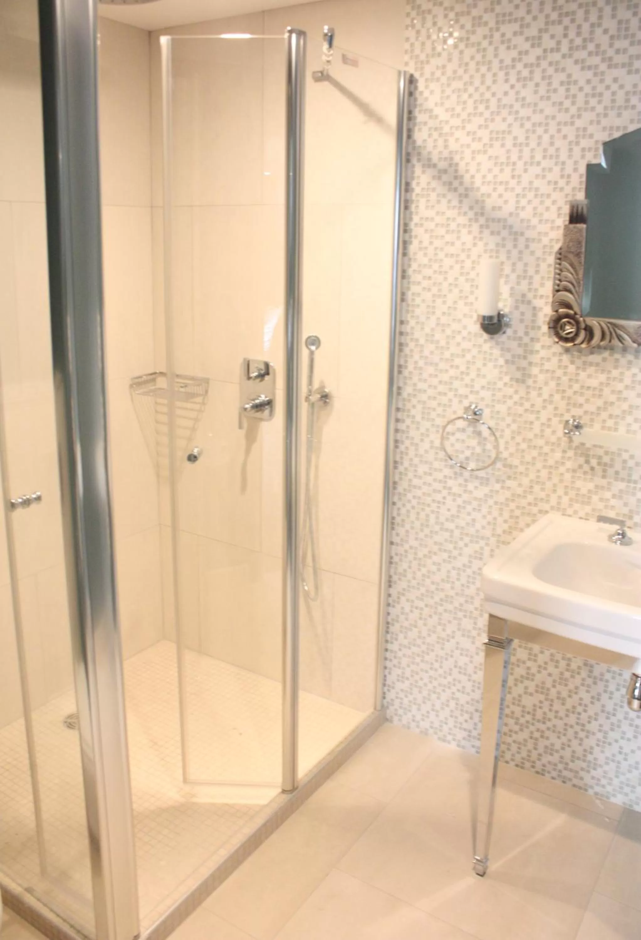 Bathroom in Monsieur Cadet Hotel & Spa