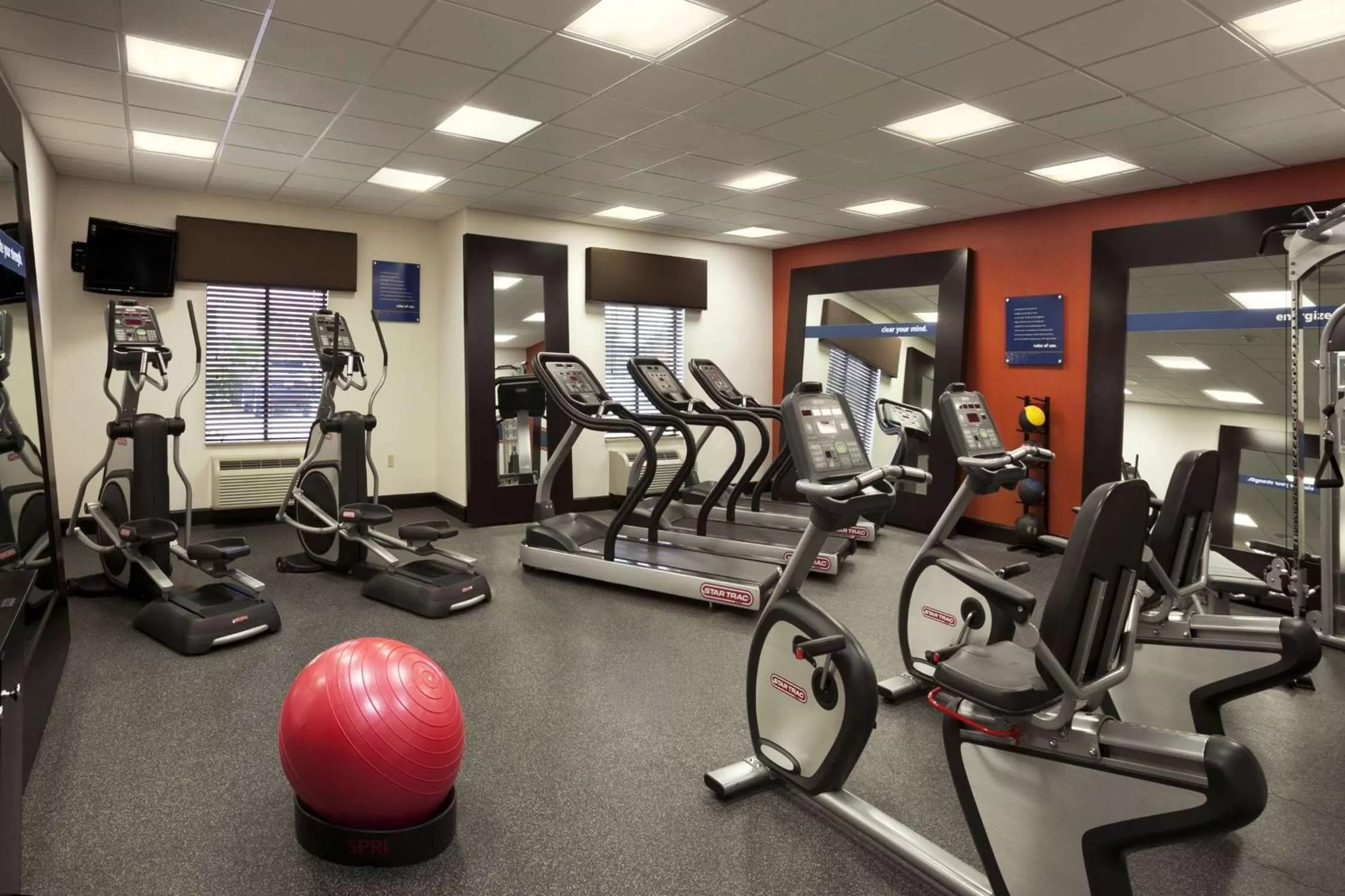 Fitness centre/facilities in Hampton Inn & Suites Conroe I 45 North