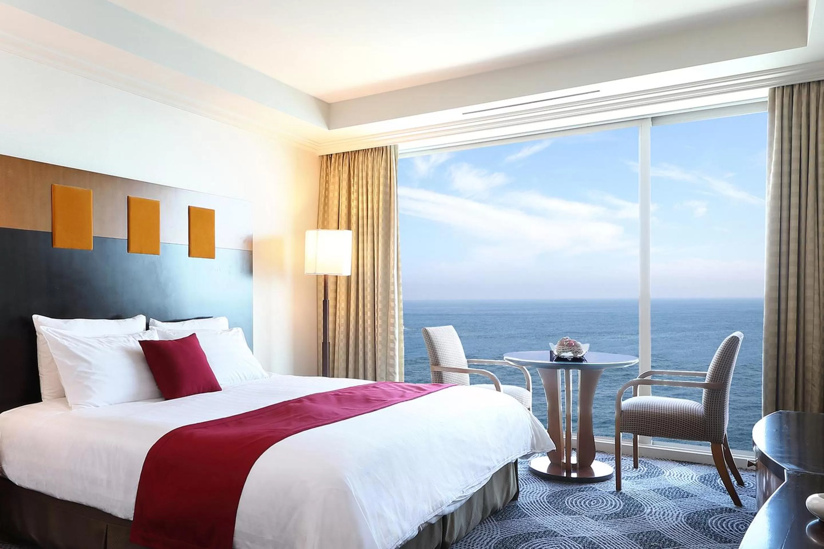 Photo of the whole room in Ramada Plaza by Wyndham Jeju Ocean Front