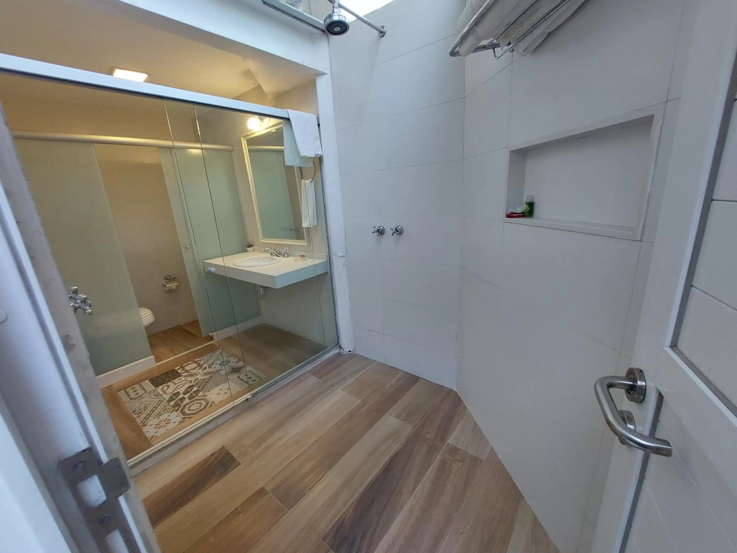 Bedroom, Bathroom in Sant' Martre