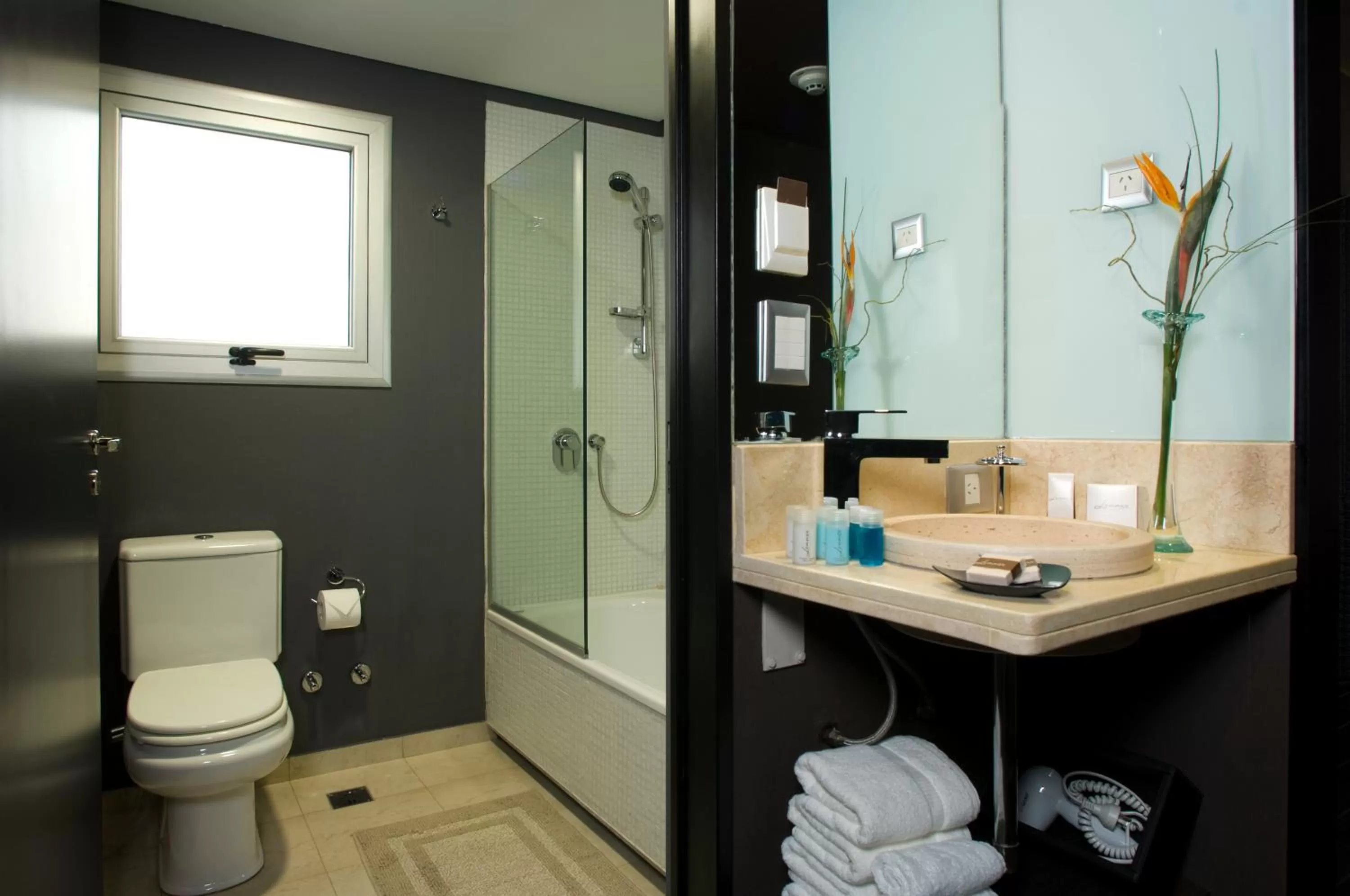 One-Bedroom Suite in Lennox Buenos Aires