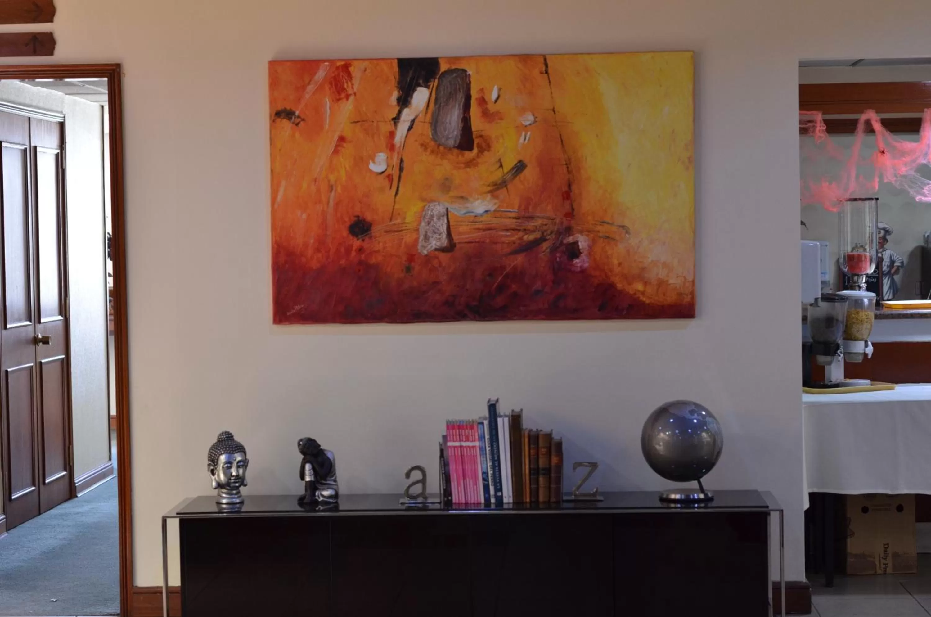 Living room, Kitchen/Kitchenette in Tur Hotel Santiago