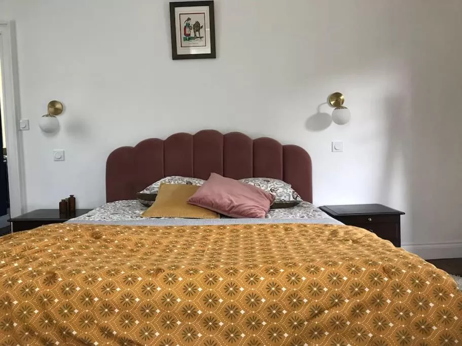 Bed in Château de Bataillé