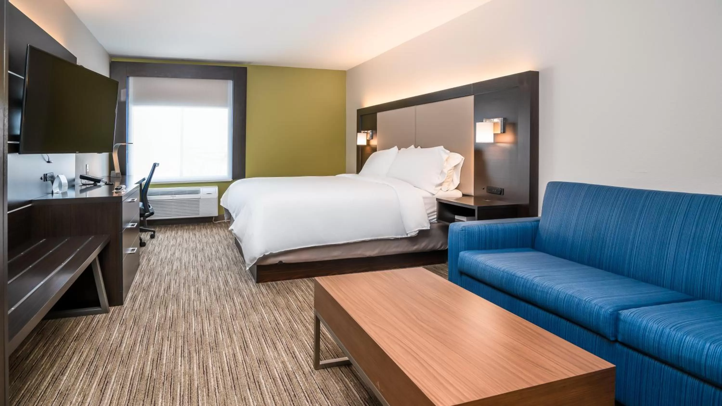 Photo of the whole room, Bed in Holiday Inn Express Hotel & Suites Coon Rapids - Blaine Area by IHG