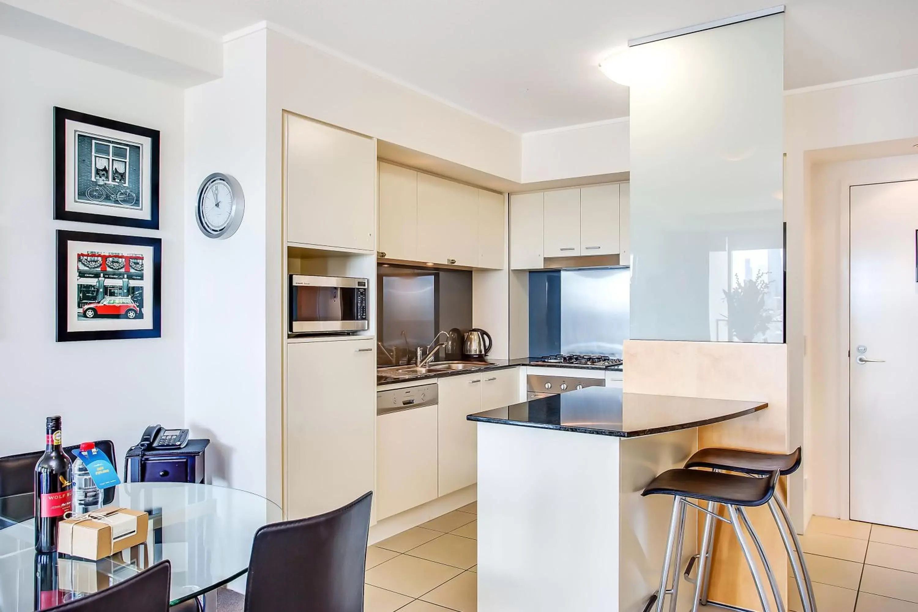 One-Bedroom Apartment in Mantra Broadbeach on the Park One-Bedroom Apartment in Mantra Broadbeach on the Park