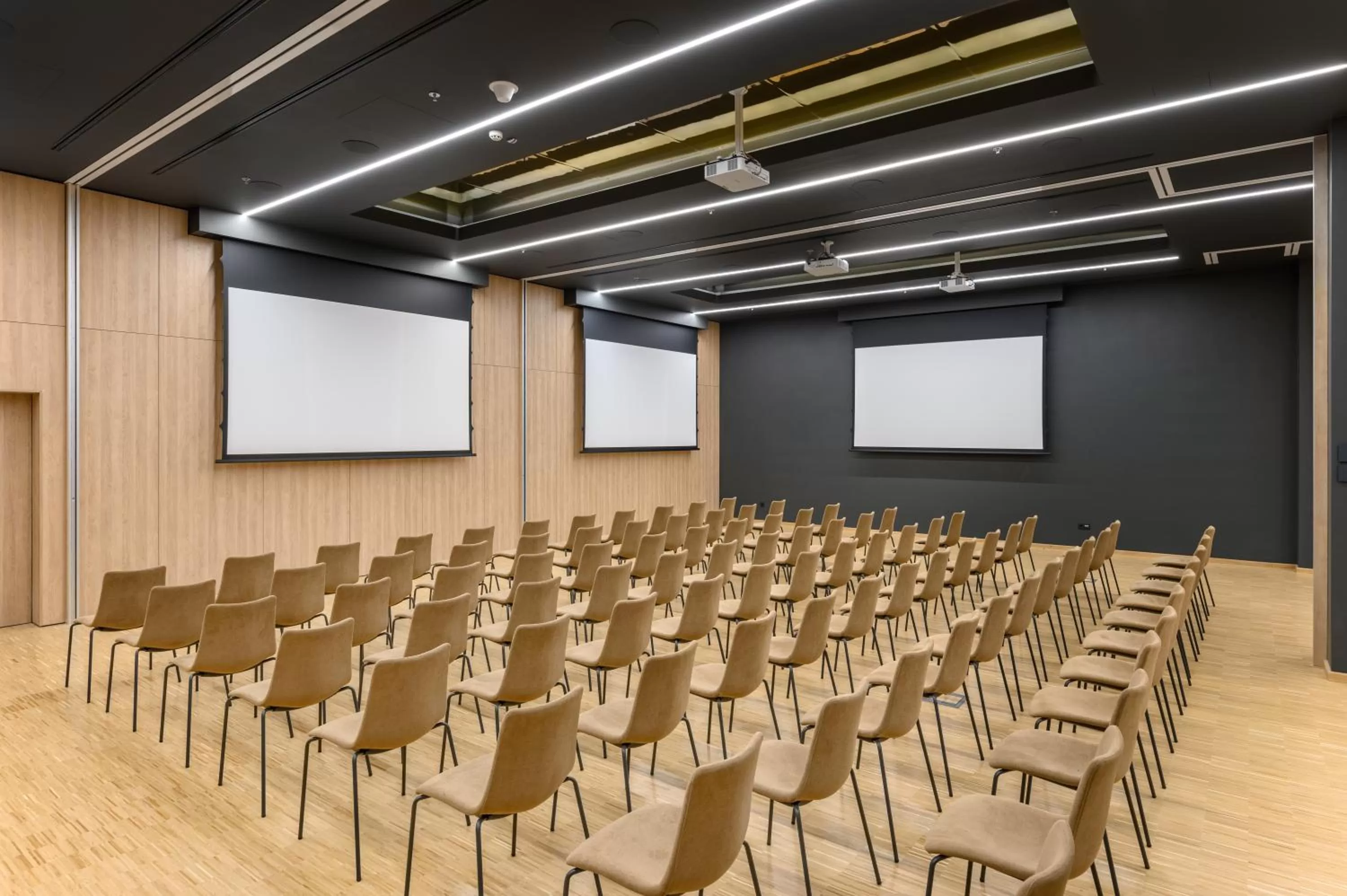 Meeting/conference room in Minaro Hotel Tokaj - MGallery Collection