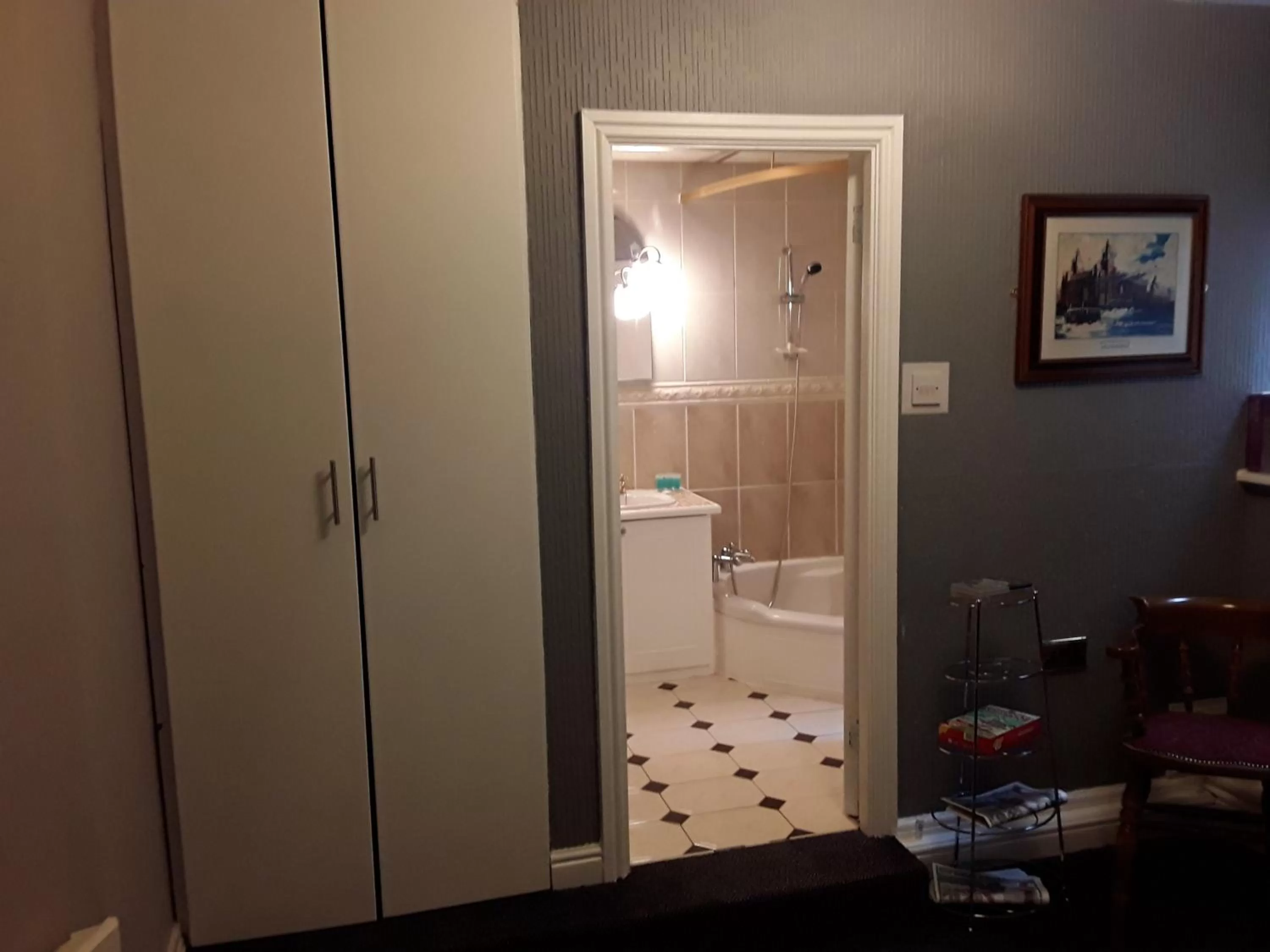 Bathroom in The Liverpool Inn Hotel