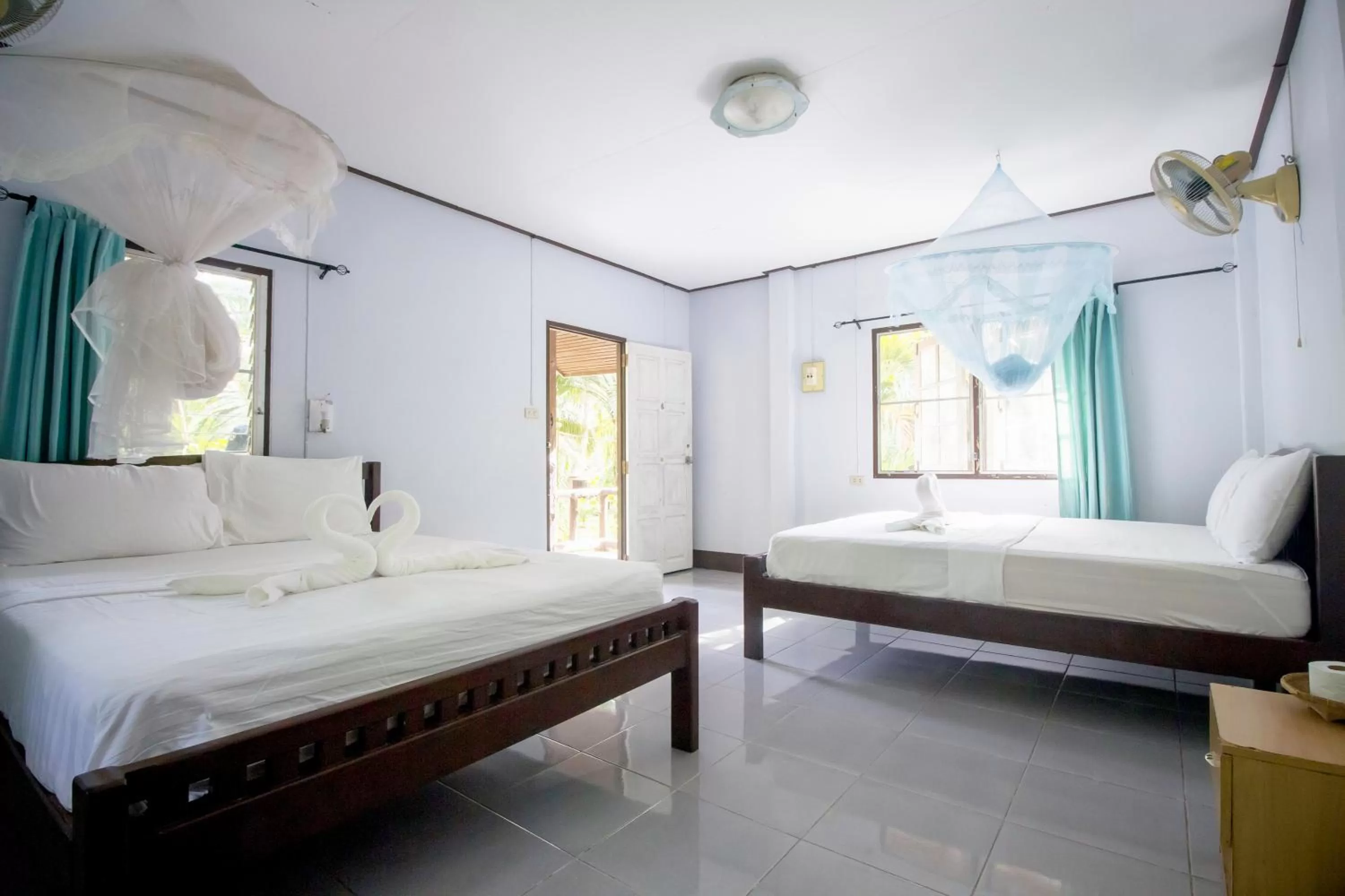 Bed in Khao Sok Palmview Resort