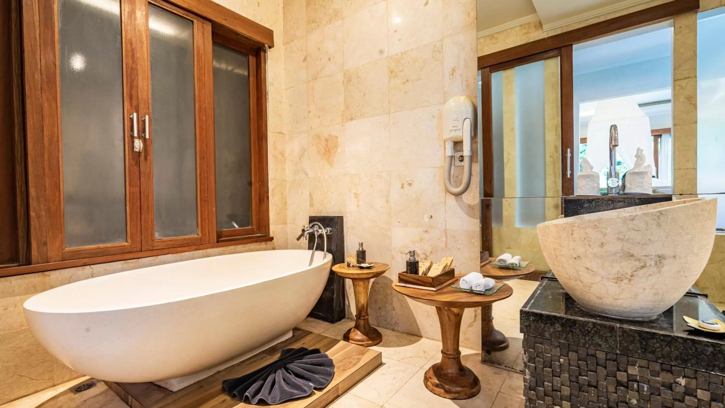 Shower in KajaNe Mua at Ubud Bali