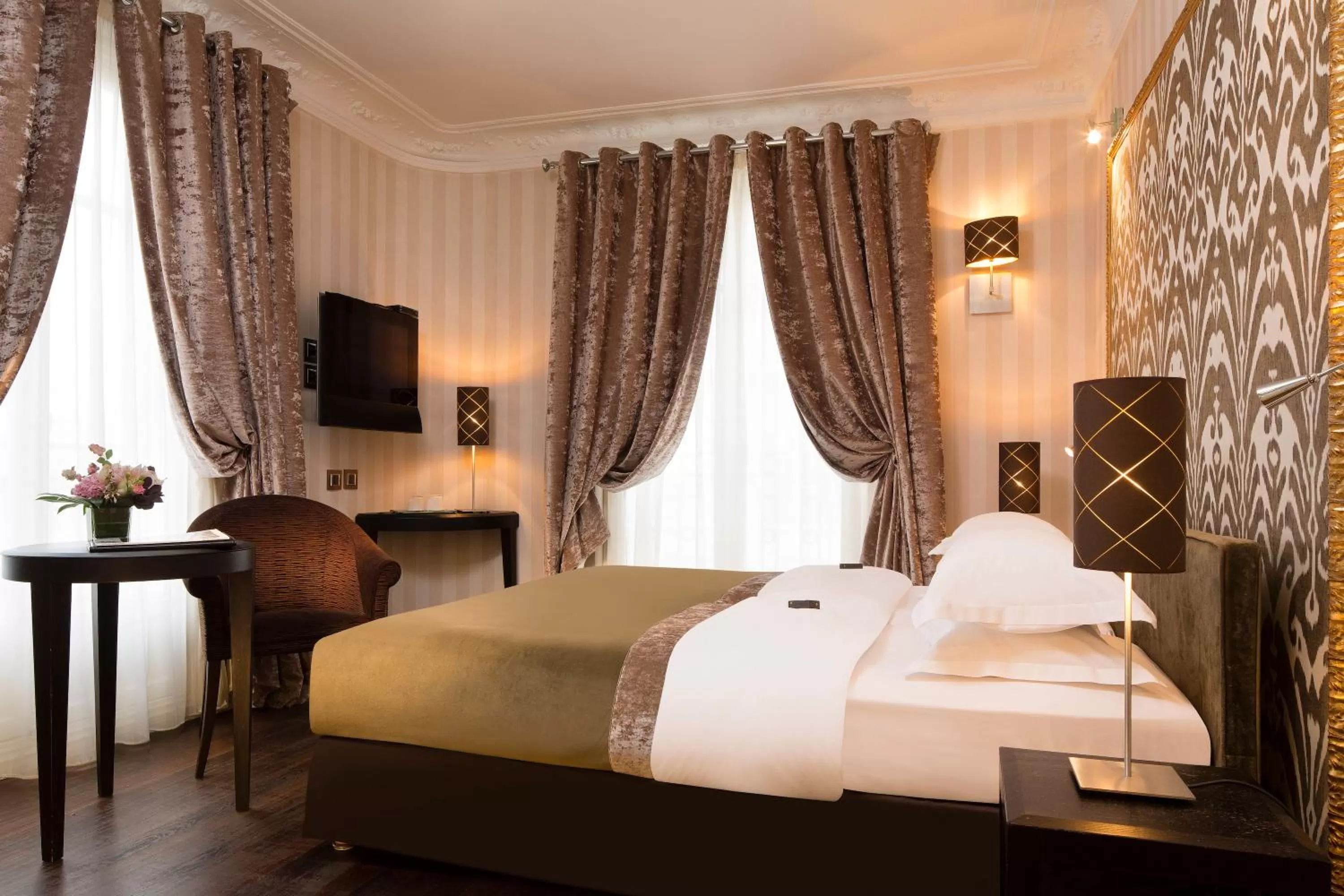 Bed in Hotel Ares Eiffel