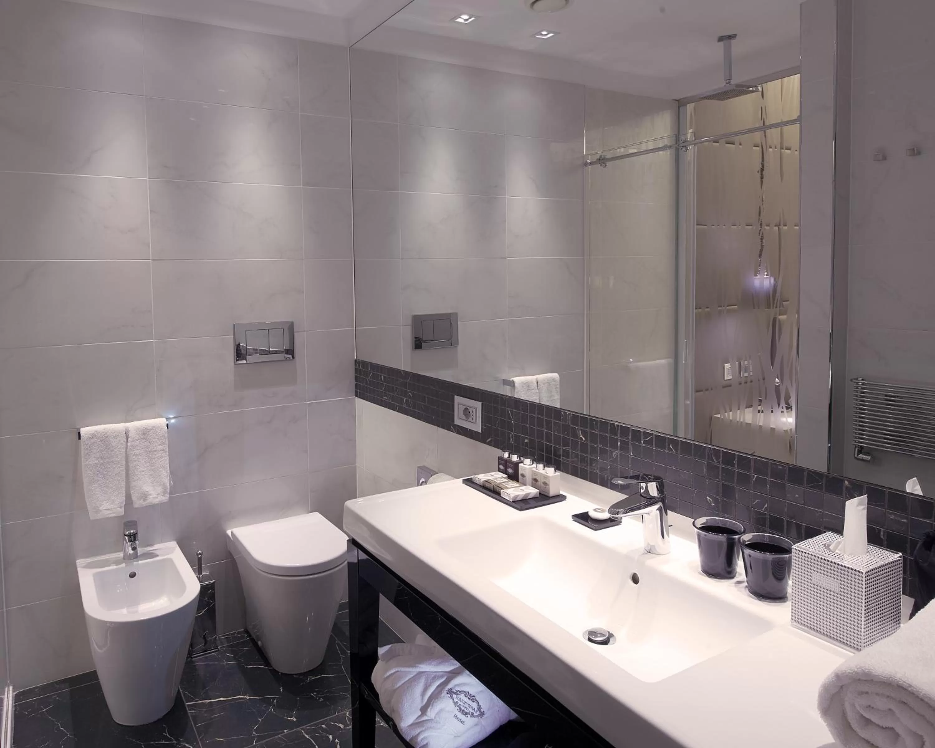 Bathroom in Harry's Bar Trevi Hotel & Restaurant