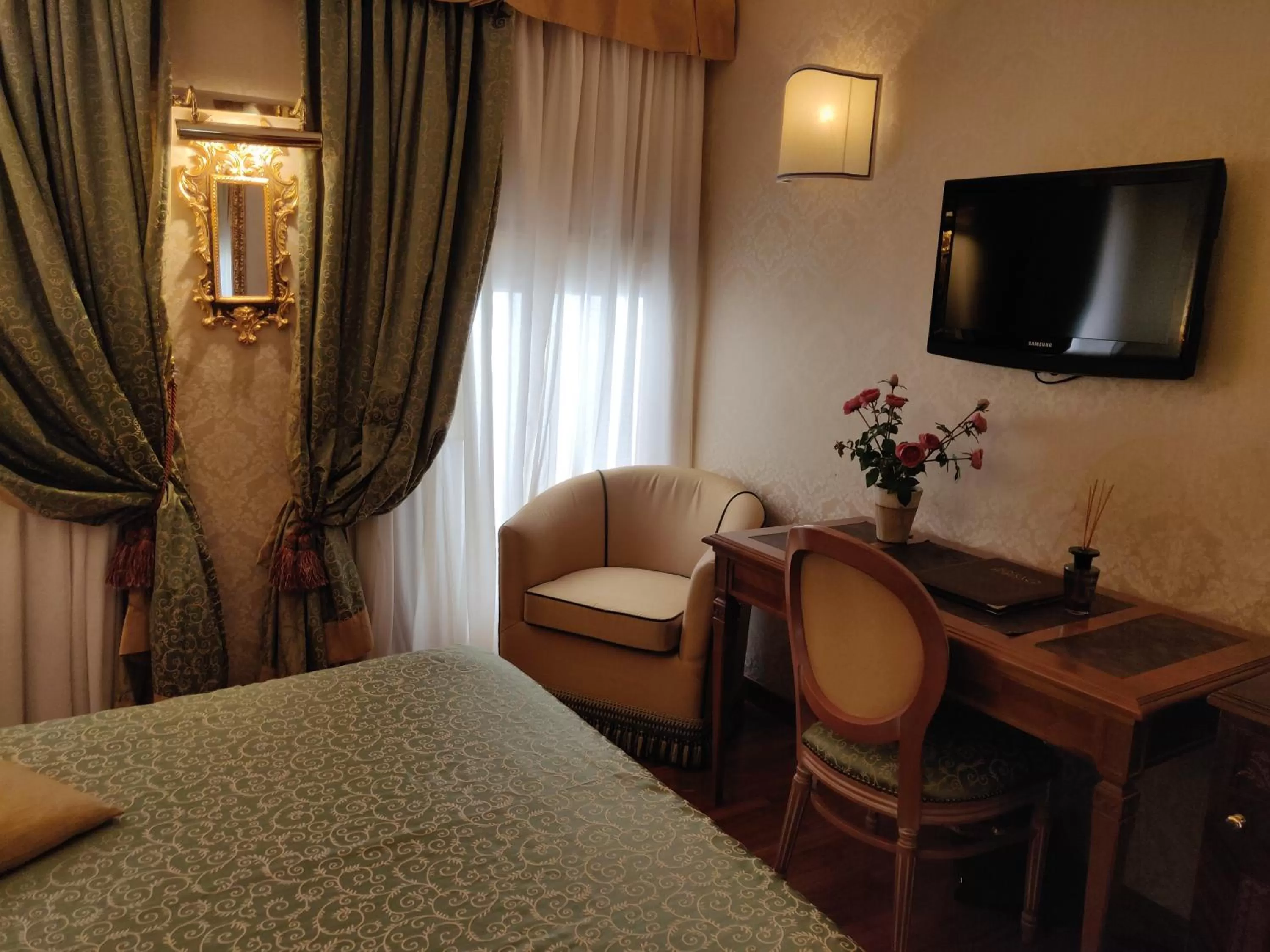 Bedroom, Bed in Hotel Ca' Marinella