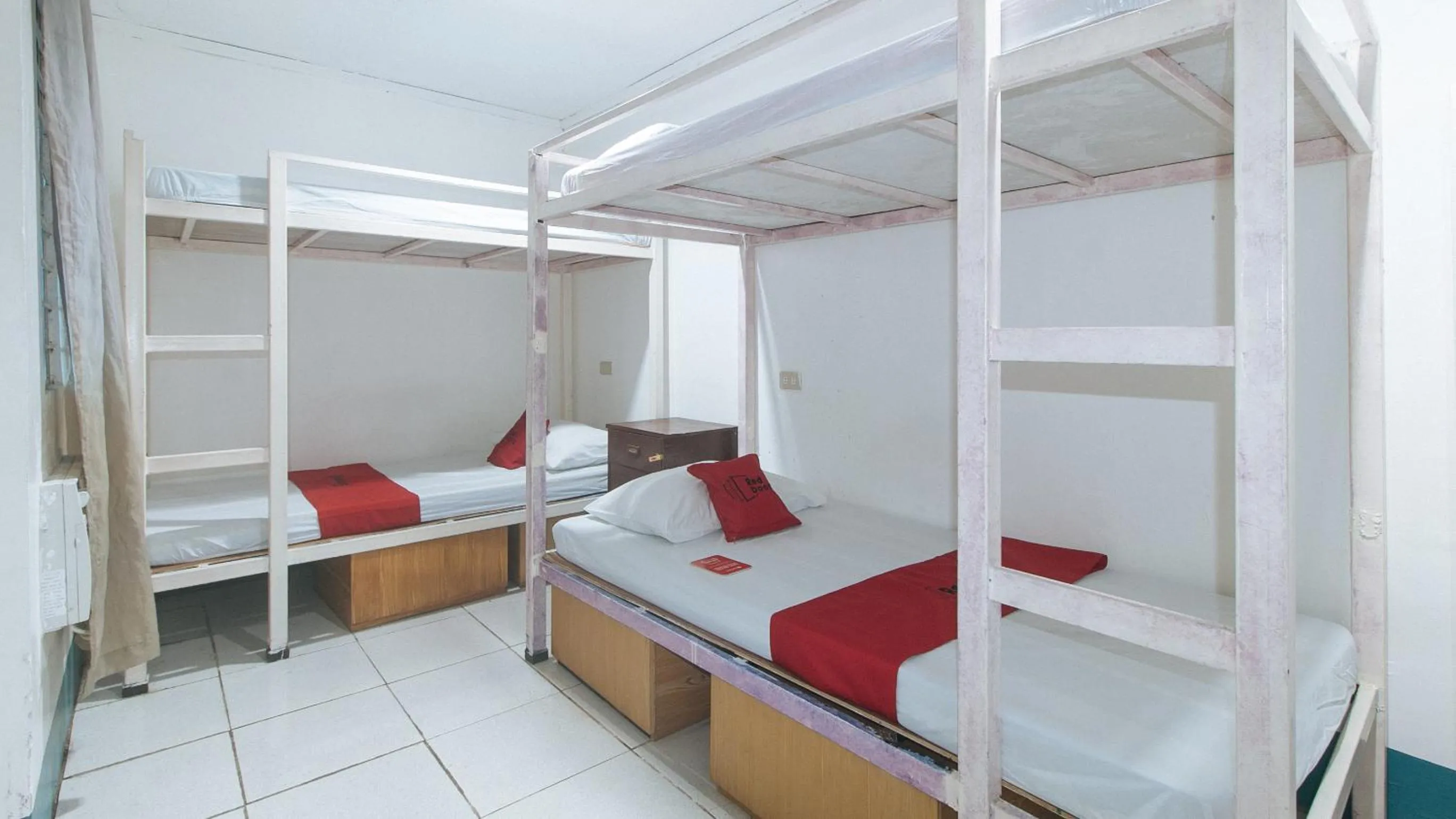 bunk bed, Bed in RedDoorz at Crowne One Condo