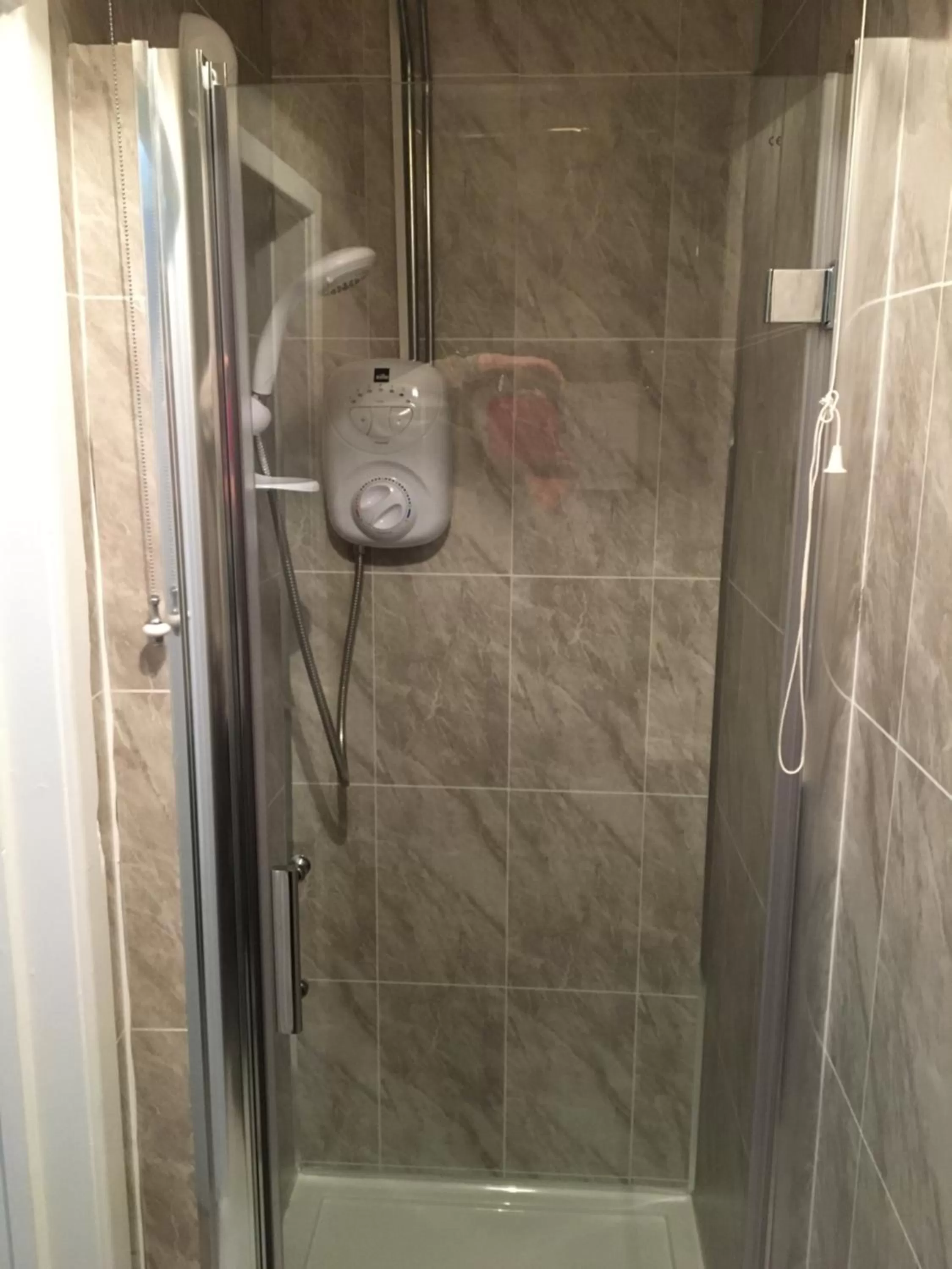 Bathroom in The Ynyscedwyn Arms Hotel