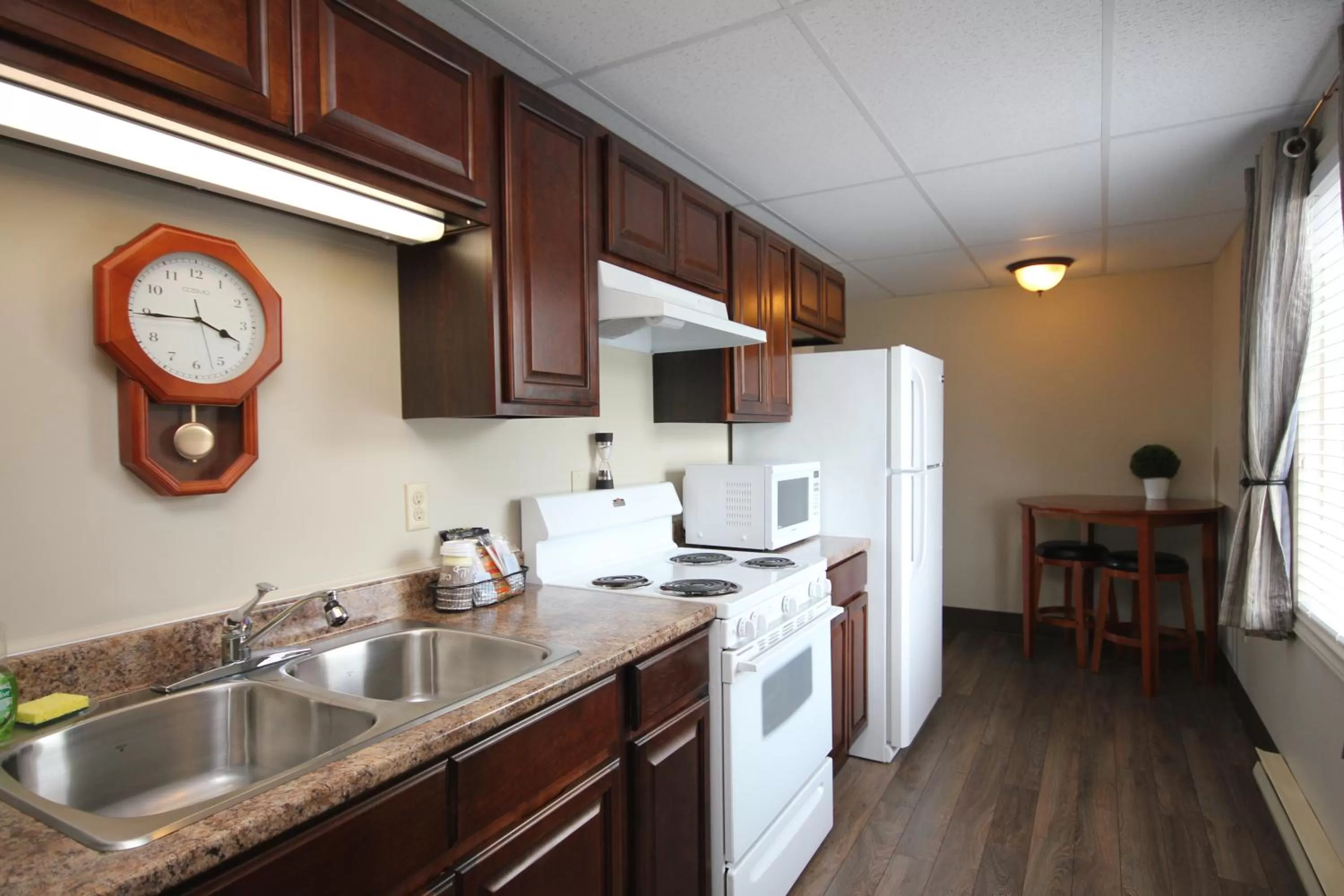 Kitchen or kitchenette in St Andrews Inn & Suites
