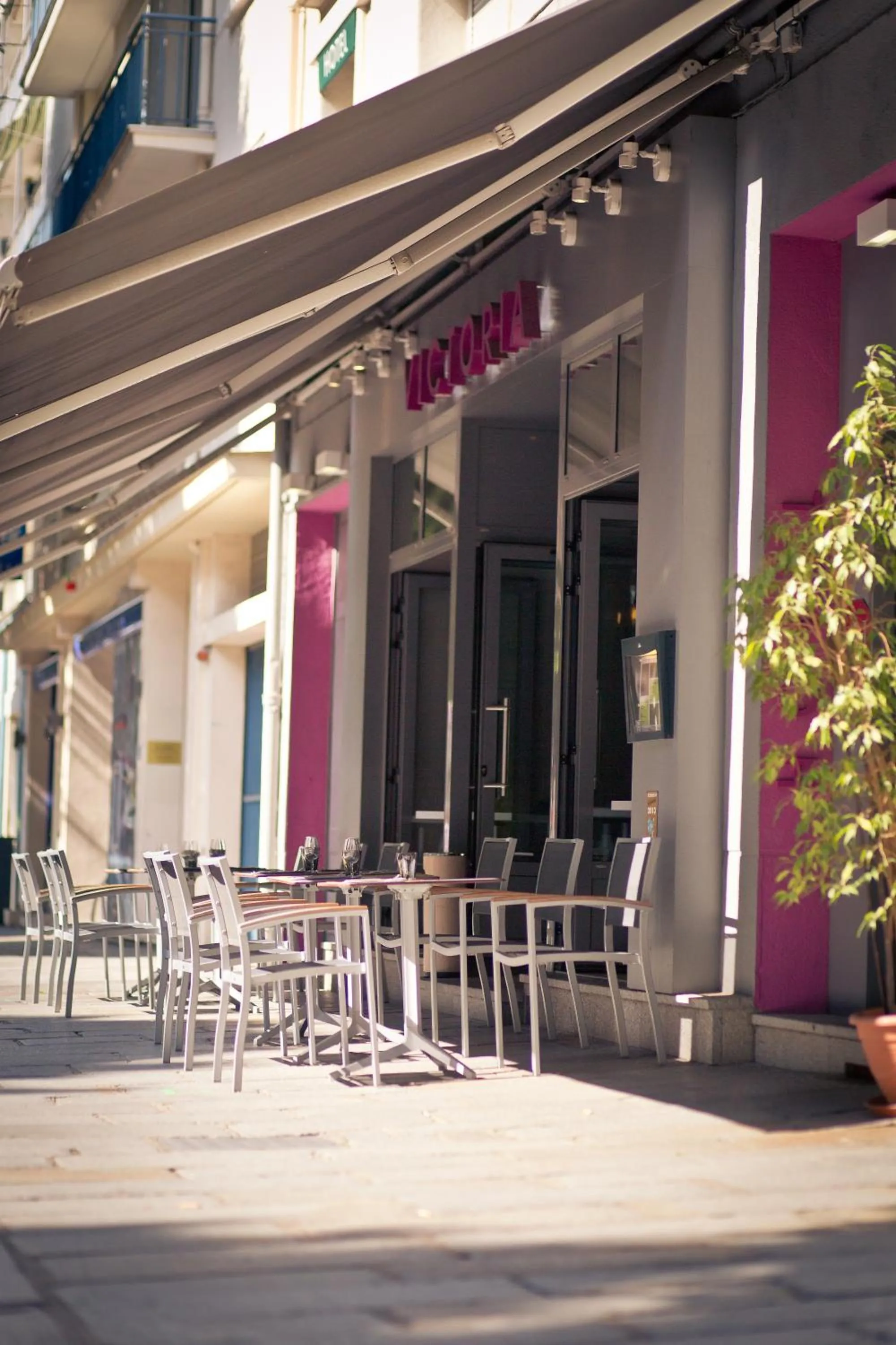 Patio in Hotel-Restaurant Le Victoria