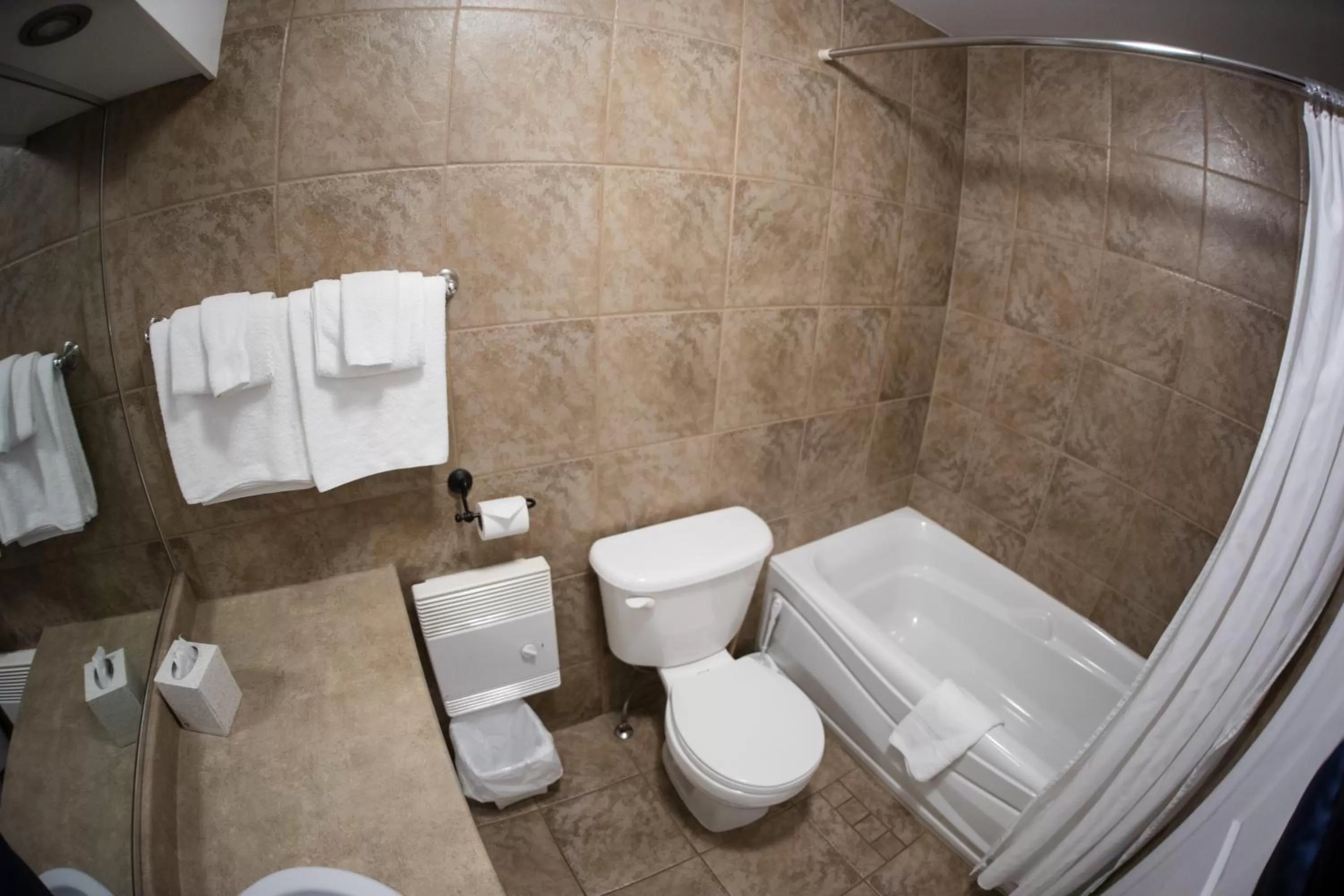 Bathroom in Le Montagnard, Auberge Hôtel & Chalets