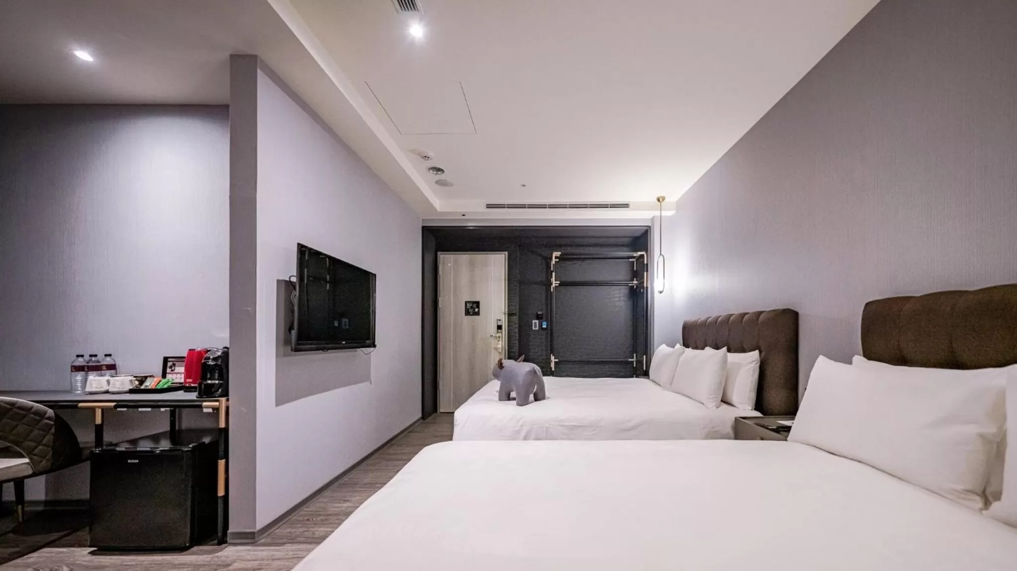 Bed in Tenz Go Hotel