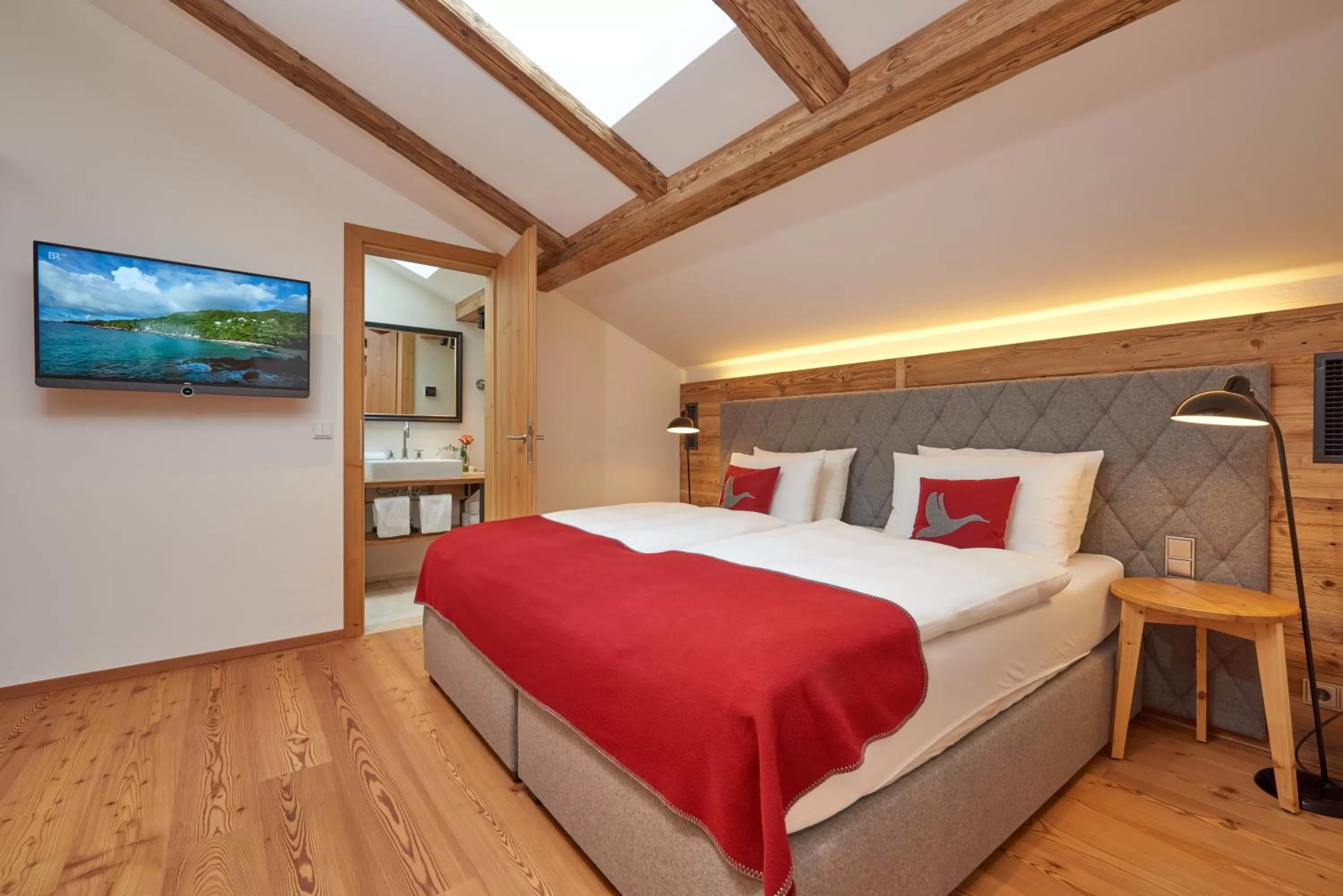 Bed in Das Achental Resort