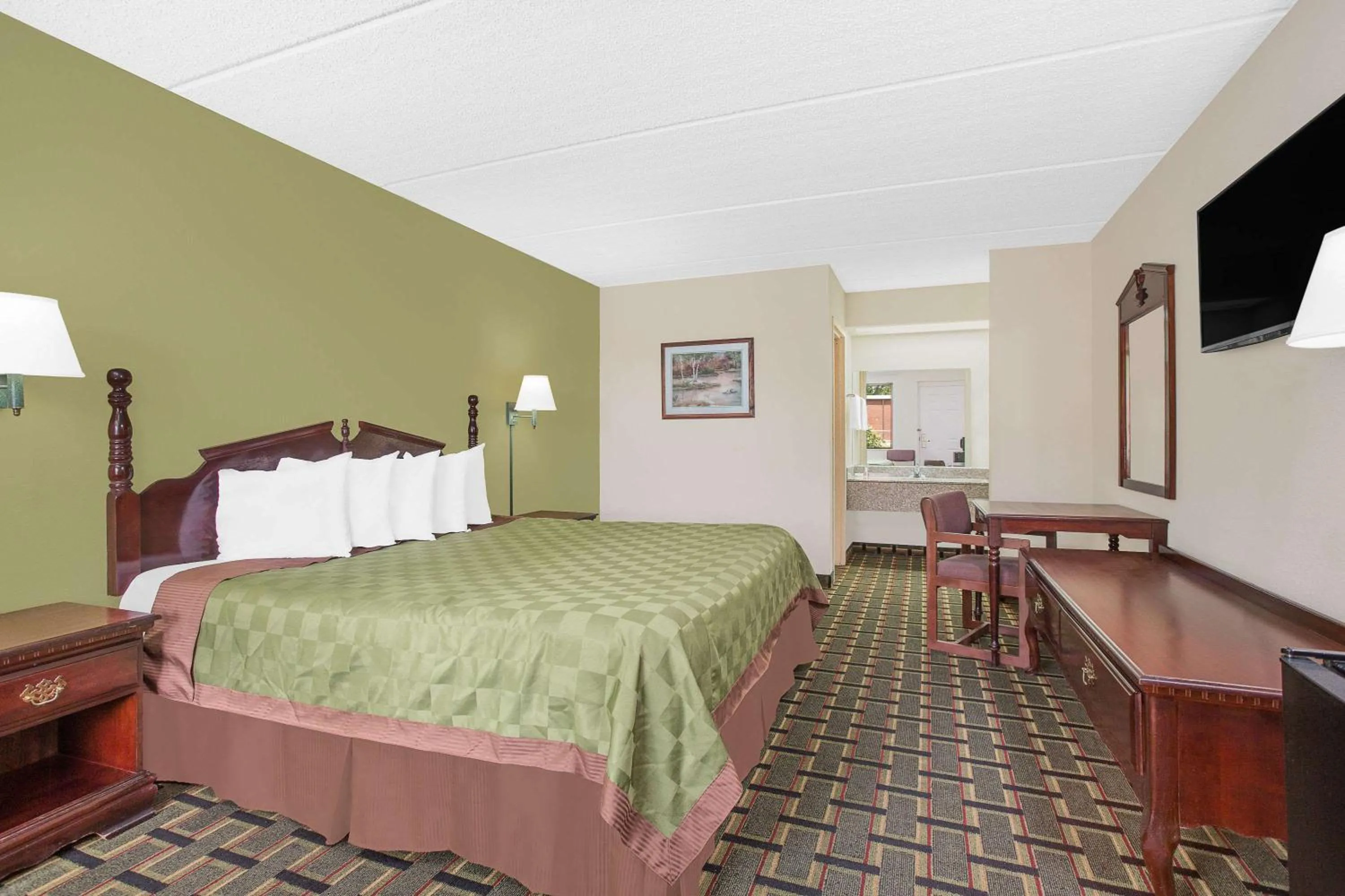 Photo of the whole room, Bed in Days Inn by Wyndham Eufaula AL