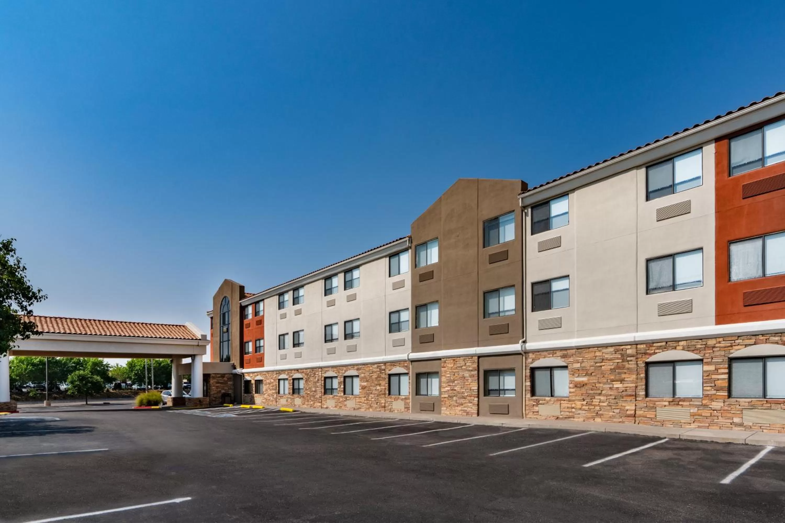 Property building in Holiday Inn Express Hotel & Suites Albuquerque - North Balloon Fiesta Park by IHG