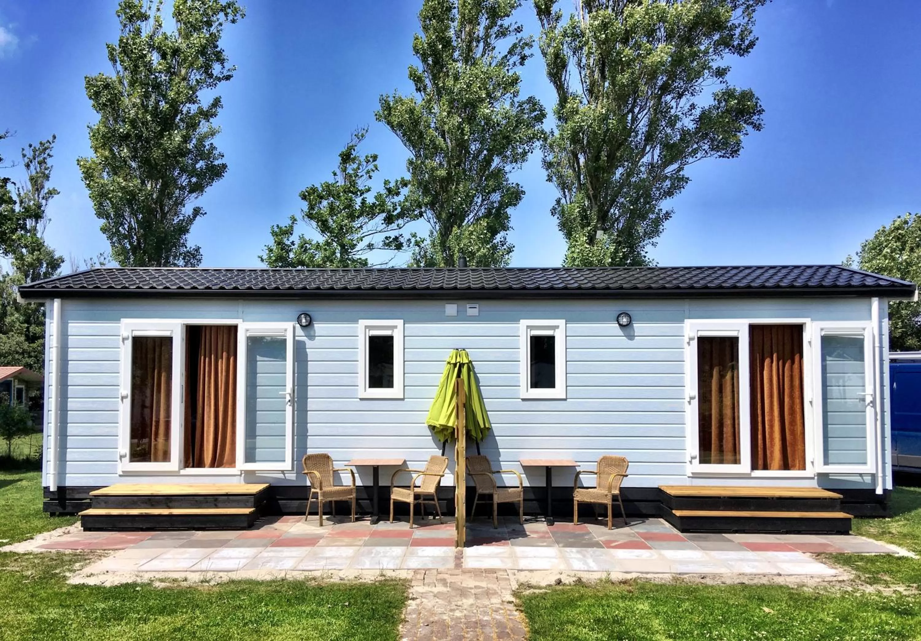 Chalet with Kitchen in Recreatiepark Wiringherlant