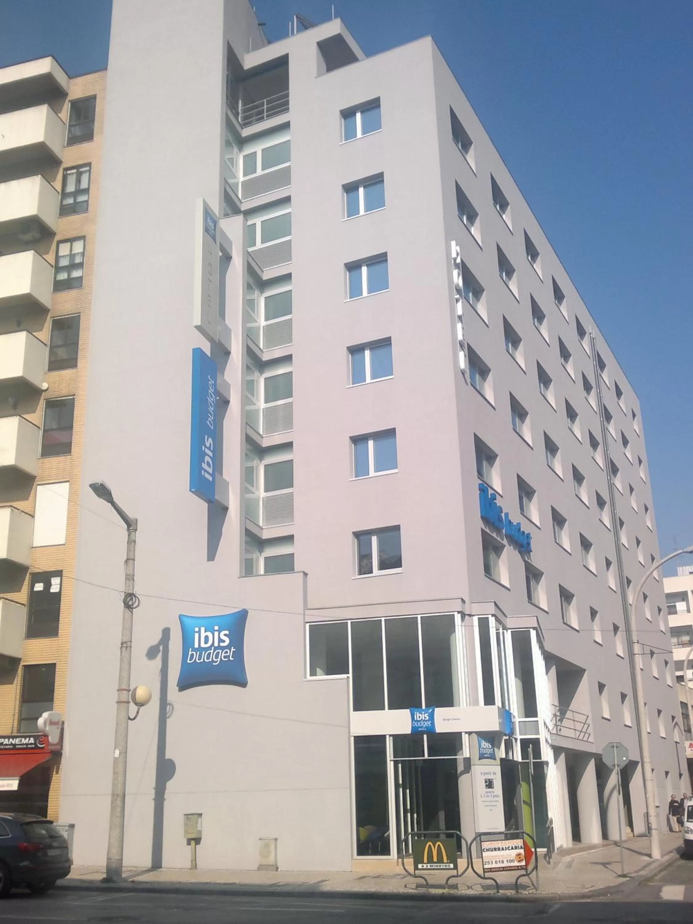 Facade/entrance in Ibis Budget Braga Centro