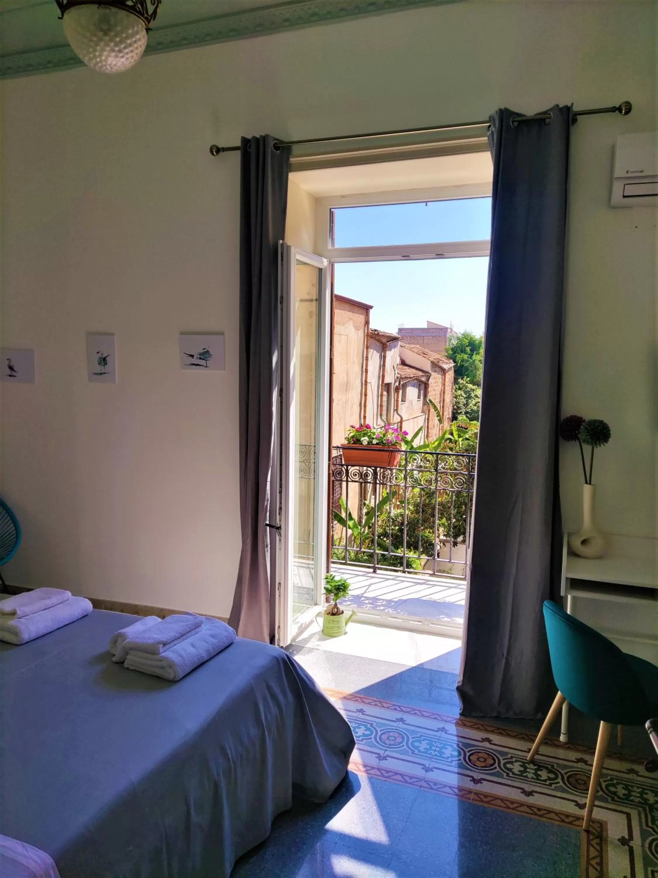 Balcony/Terrace, Bed in AUSA suites