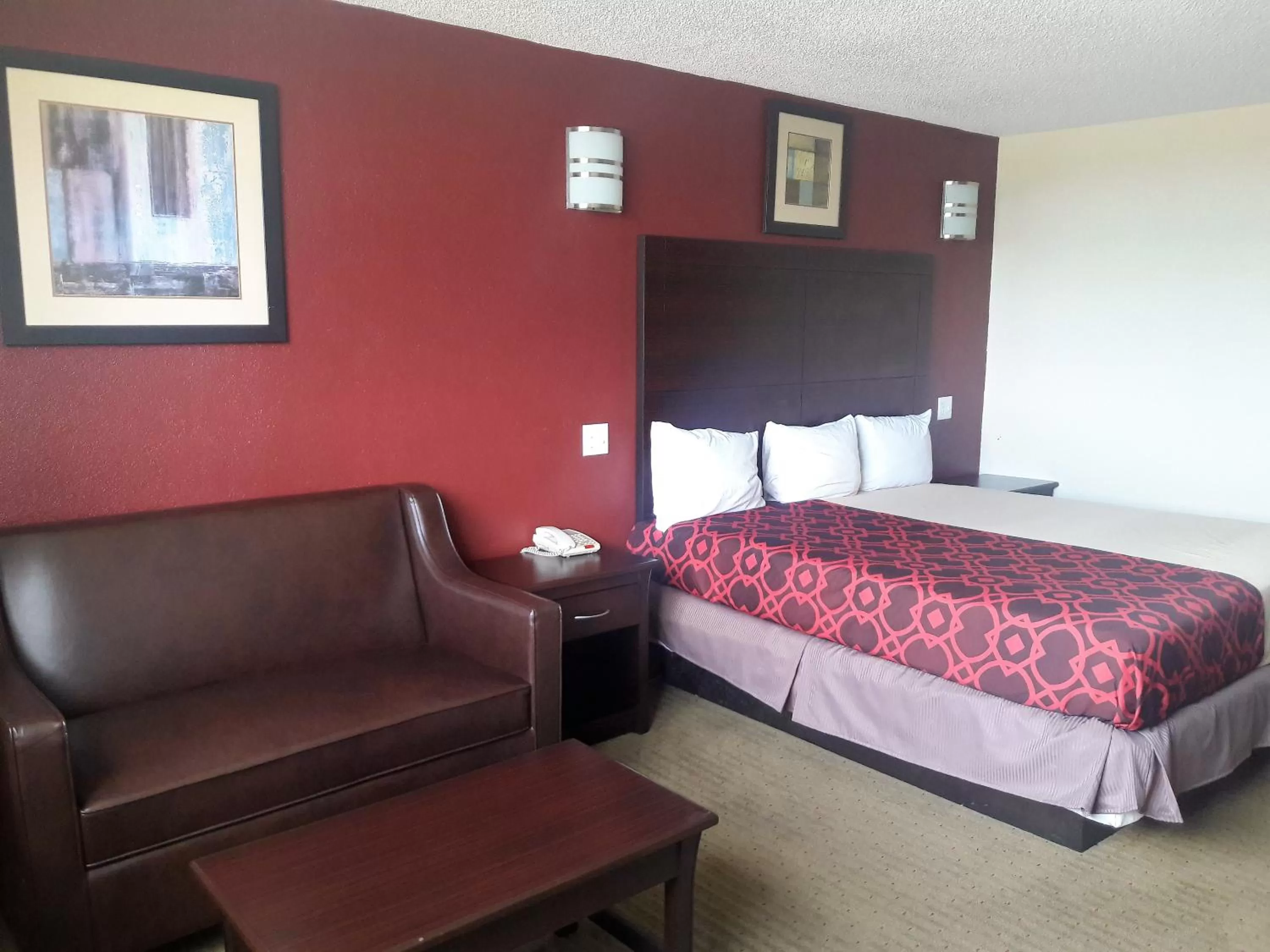 Bed in Americas Best Value Inn & Suites-Texas City/La Marque
