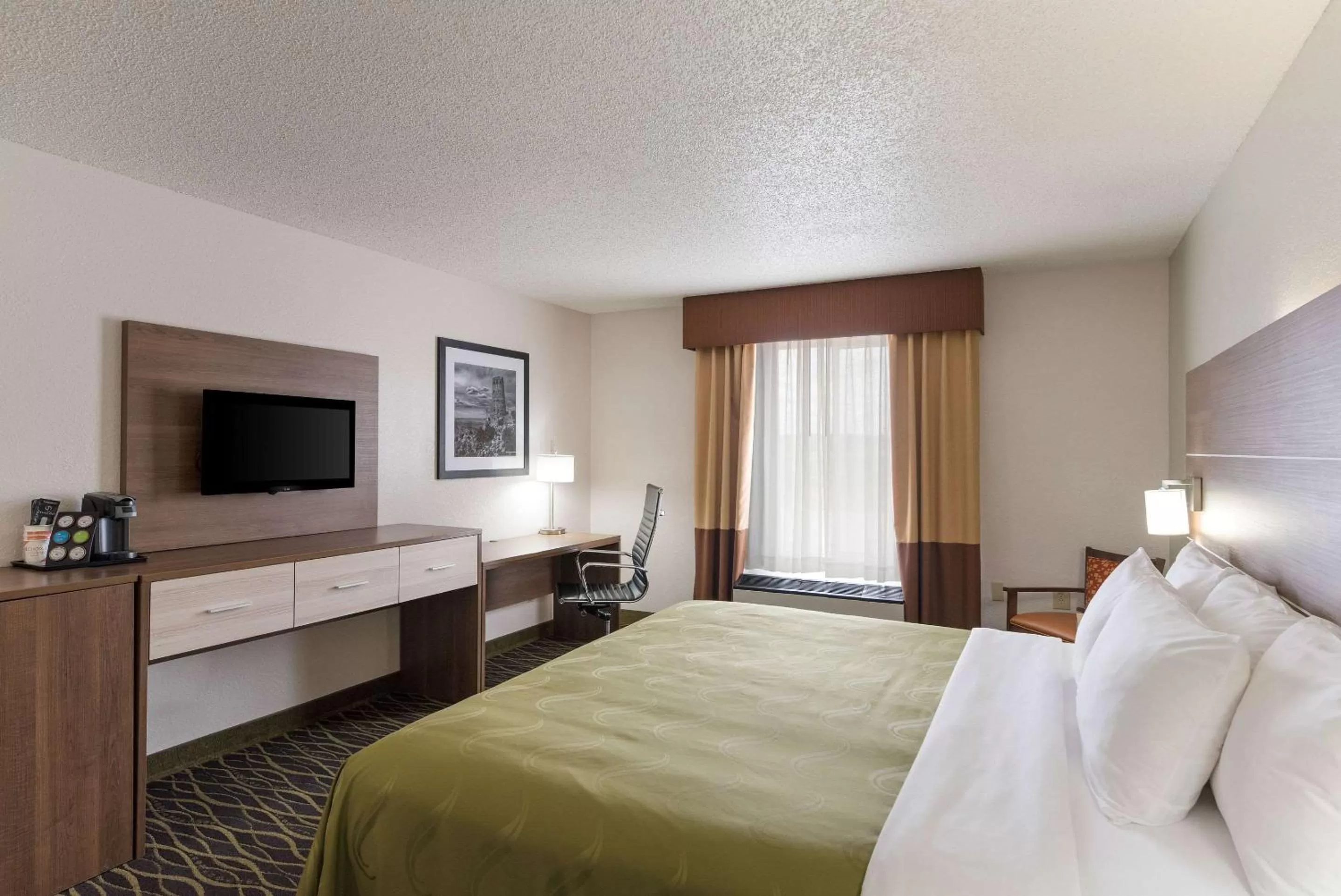 Photo of the whole room, Bed in Quality Inn Williams Near Grand Canyon