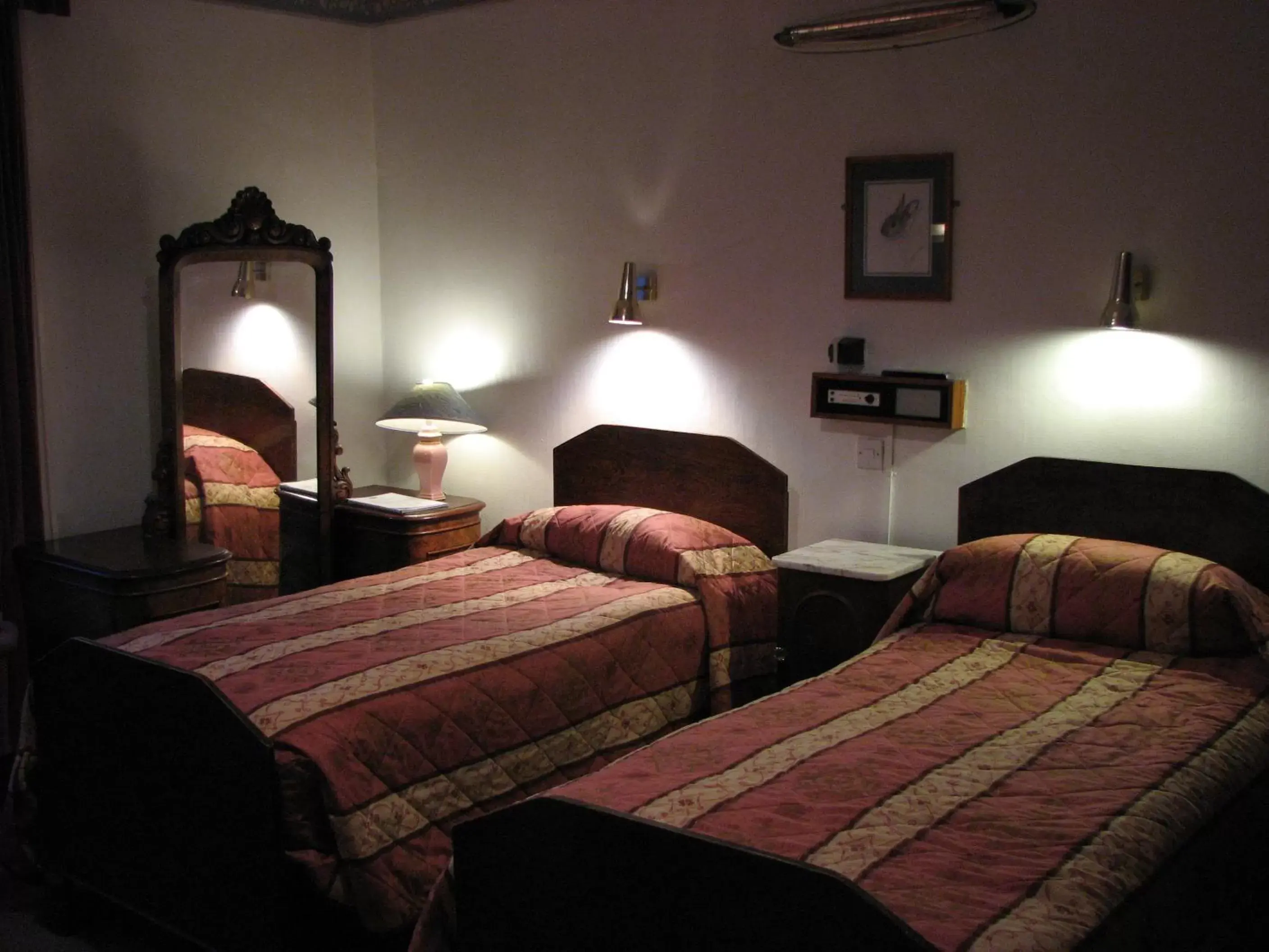 Twin Room with Sea View in Lancaster Hotel Twin Room with Sea View in Lancaster Hotel