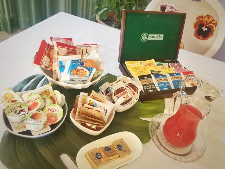 Buffet breakfast in B&B Maison Biagetti