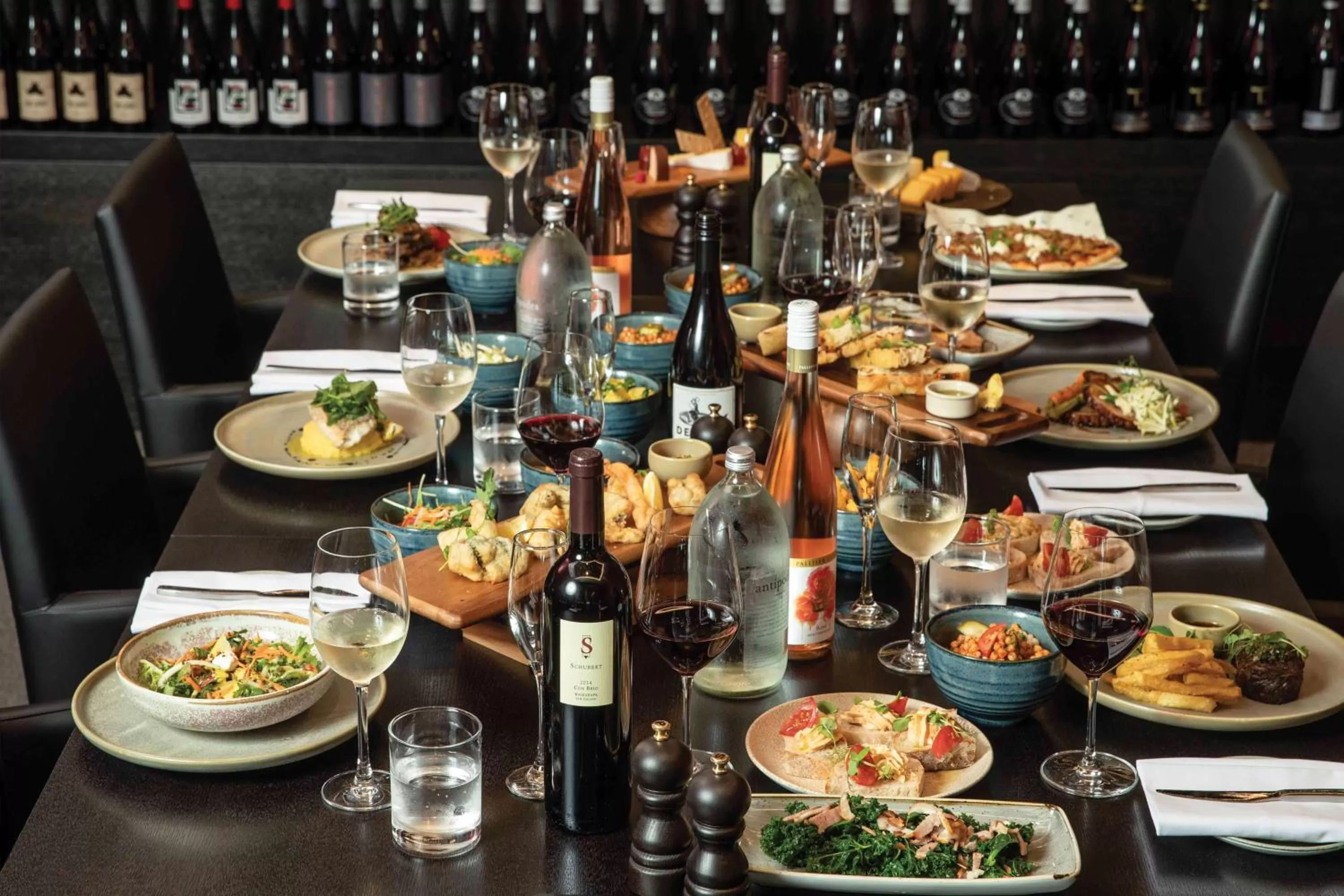 Restaurant/places to eat in Rydges Wellington Airport