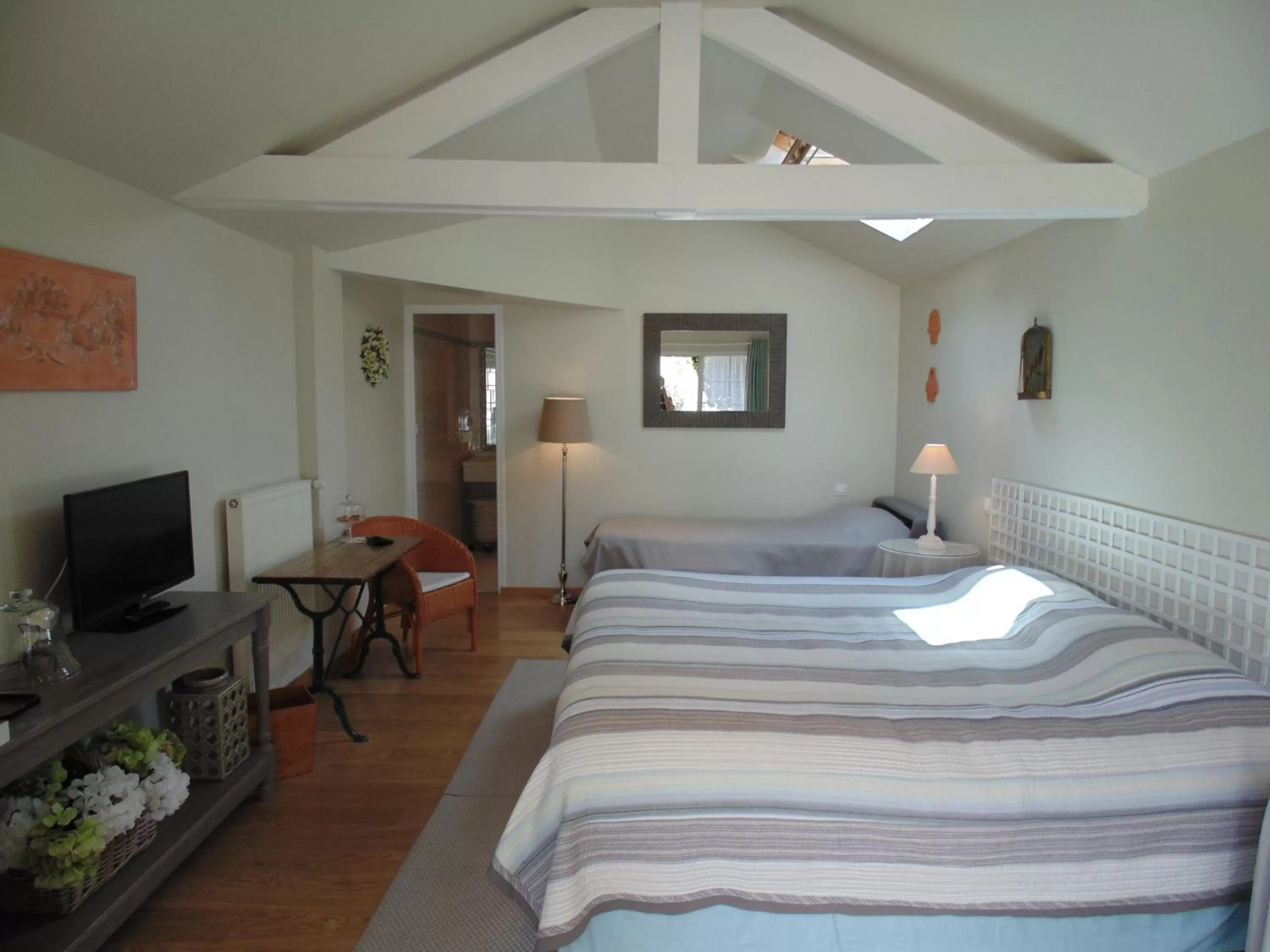 TV and multimedia, Bed in Clos Saint Nicolas