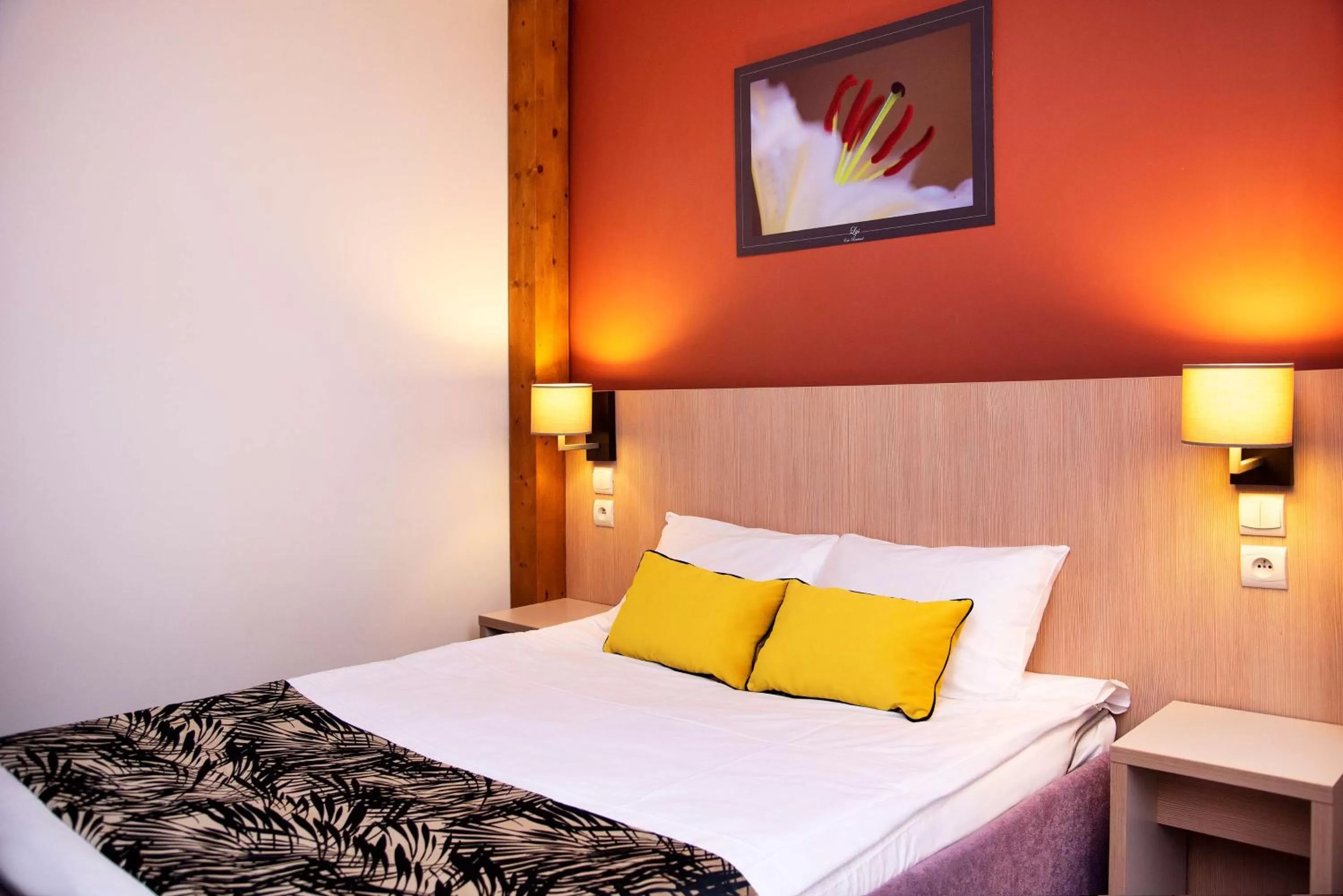 Photo of the whole room, Bed in Best Western Plus Hôtel Colbert