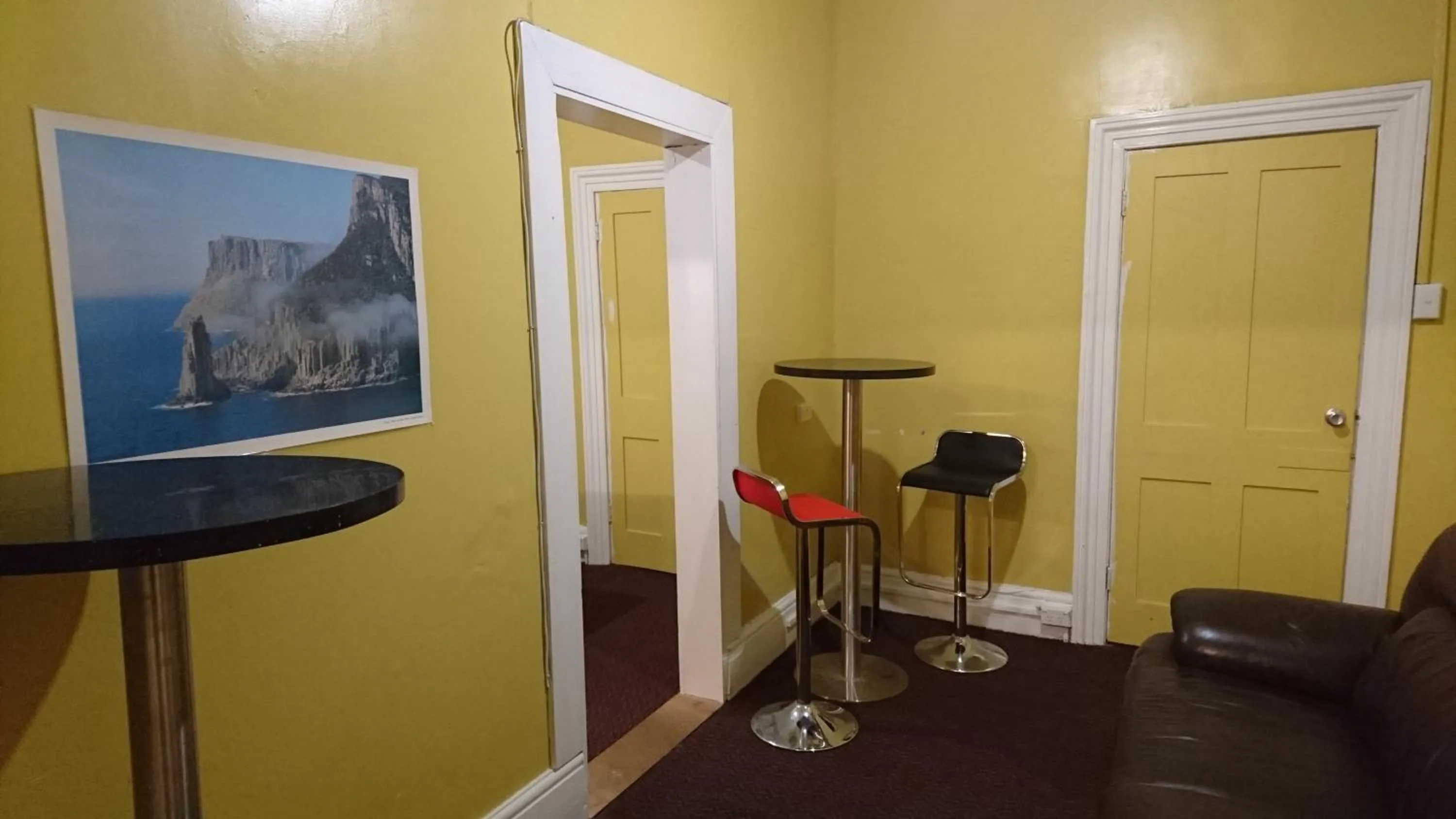 Seating area in Backpackers Imperial Hotel