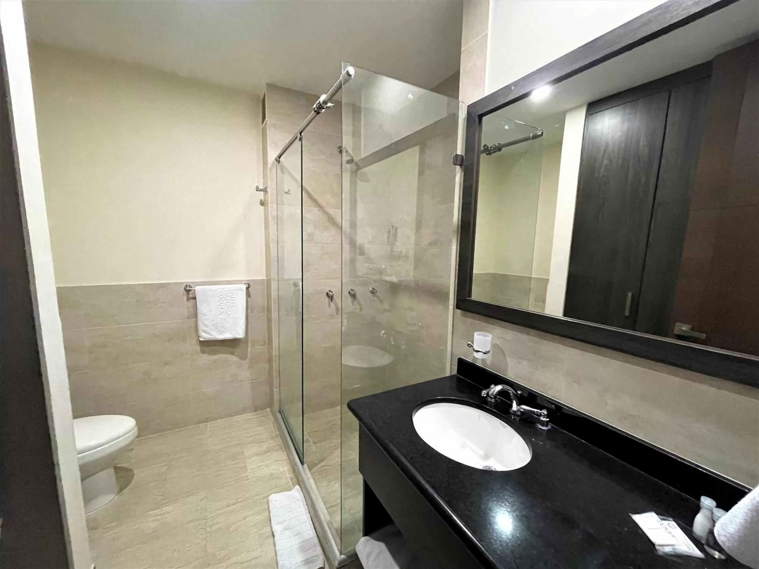 Bathroom in Hotel H R amada Cúcuta