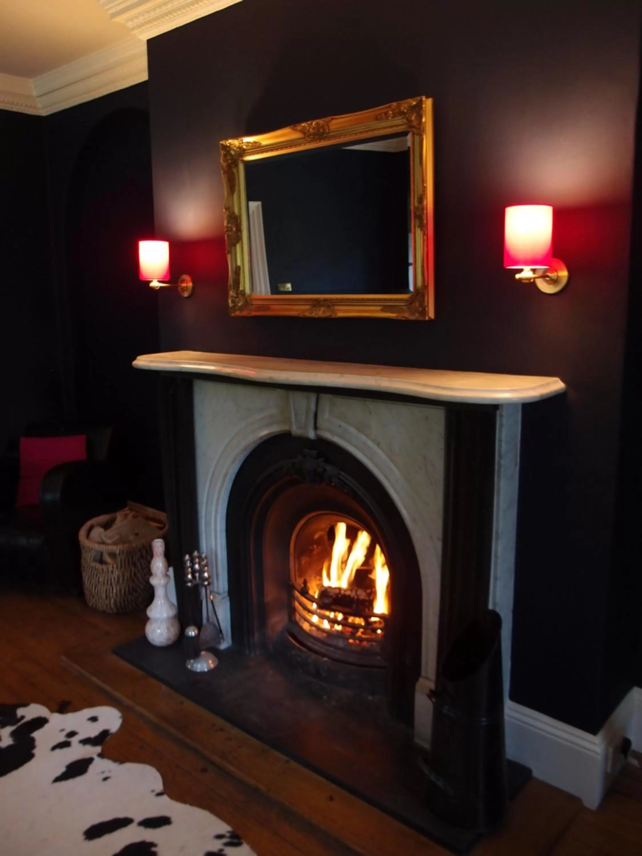 TV/Entertainment Center in The Whitehouse