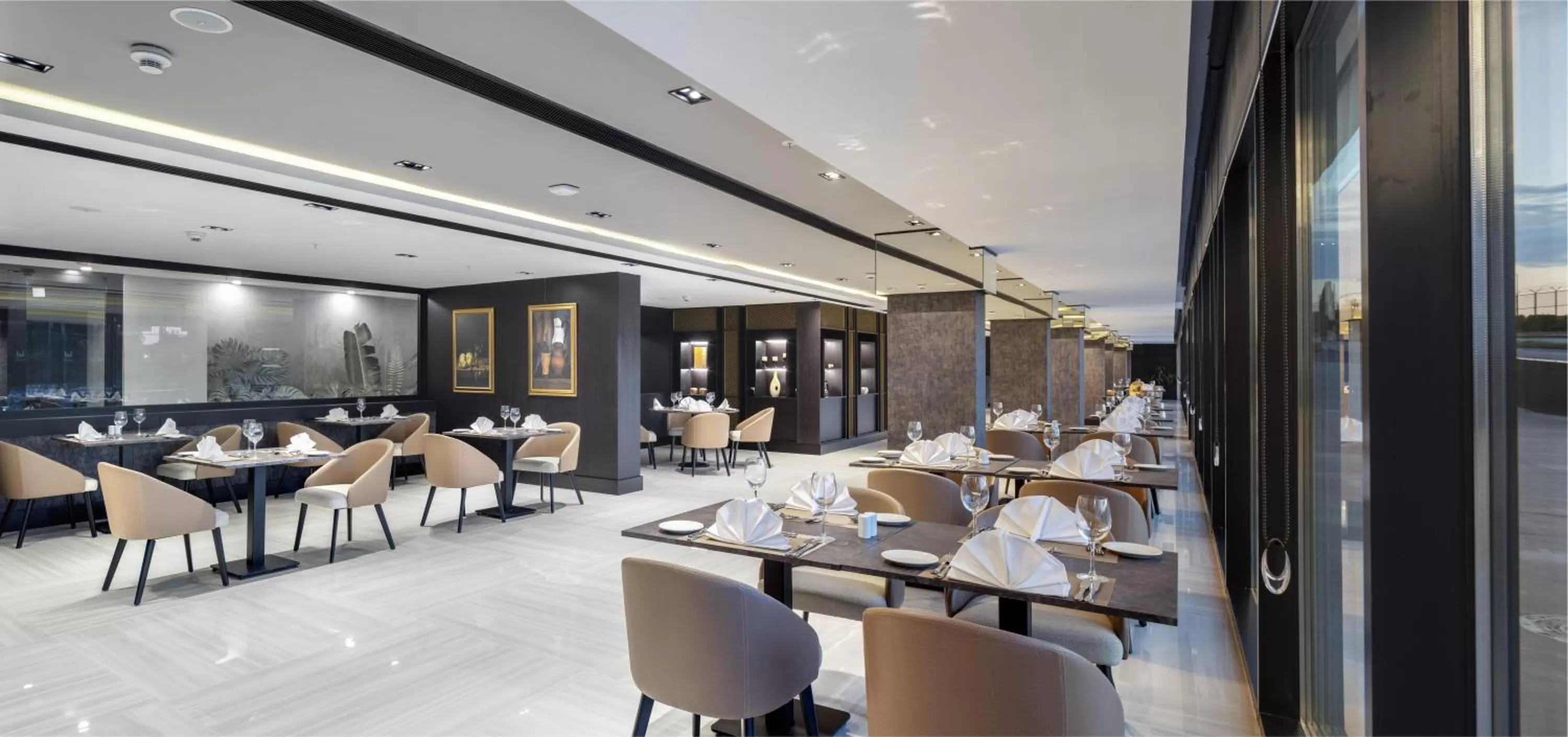 Restaurant/places to eat in Radisson Hotel Izmir Aliaga