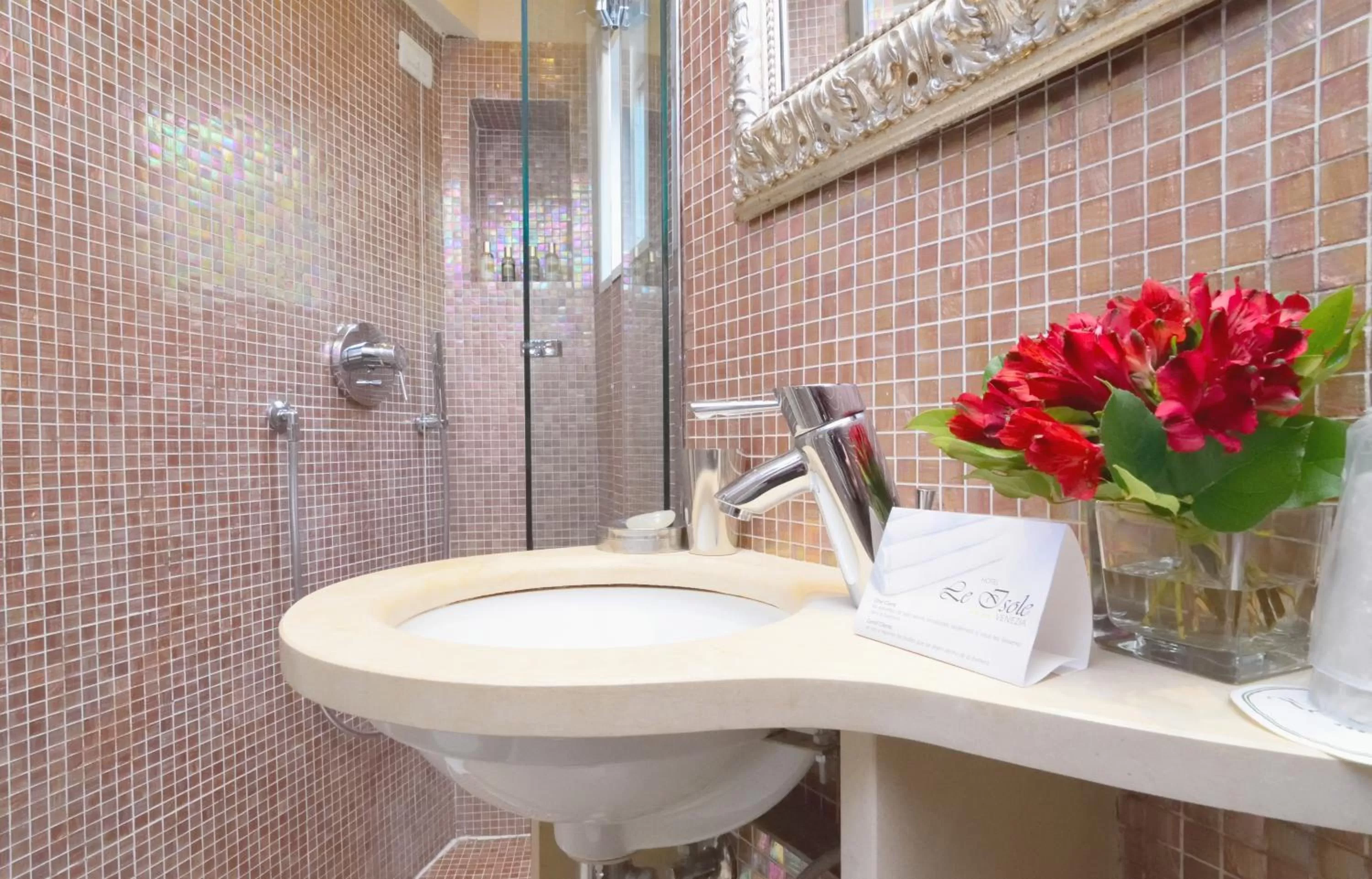 Bathroom in Hotel Le Isole