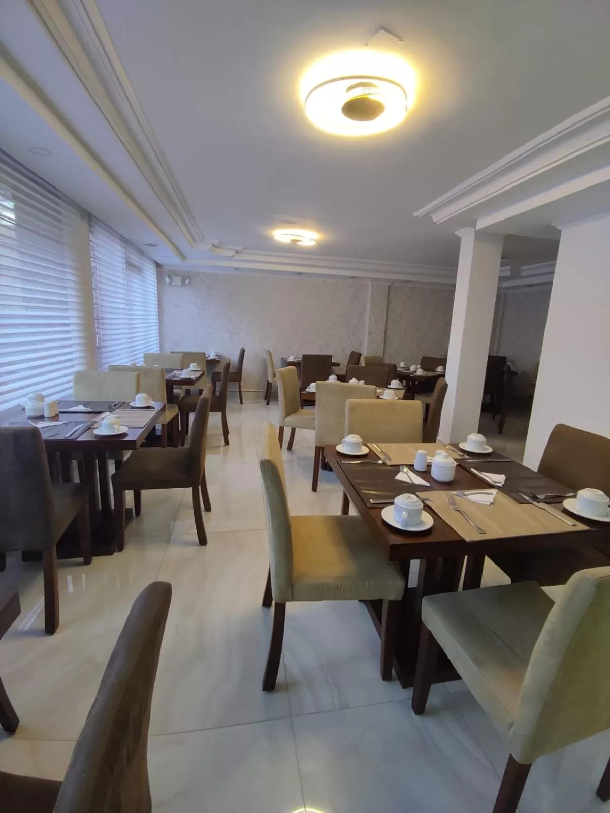 Restaurant/Places to Eat in La Carolina Inn