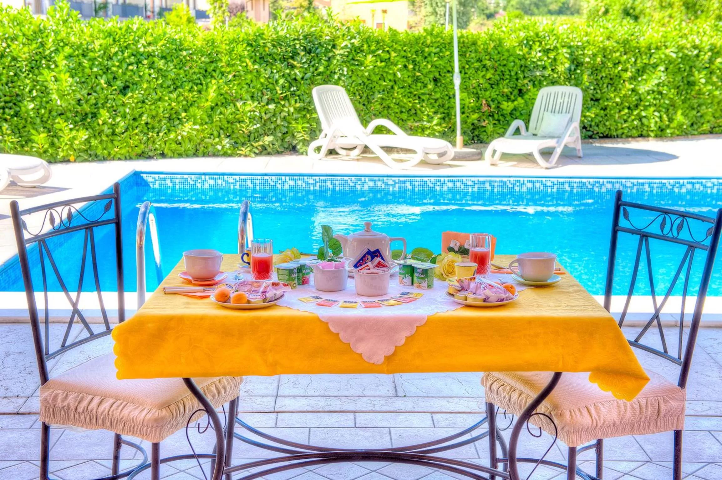 Buffet breakfast in B&B Villa Gloriana